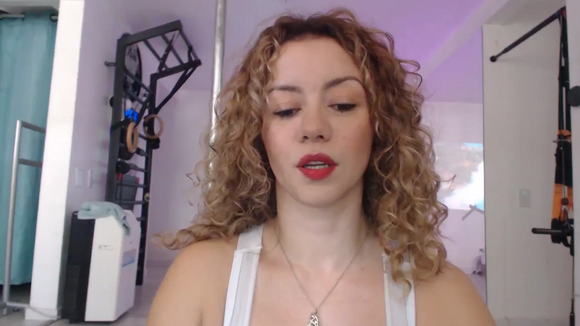 Gallery image thumbnail from Beauty_online's myfreecams stream on, 12/31/2024, 17:09 image 2 of 20