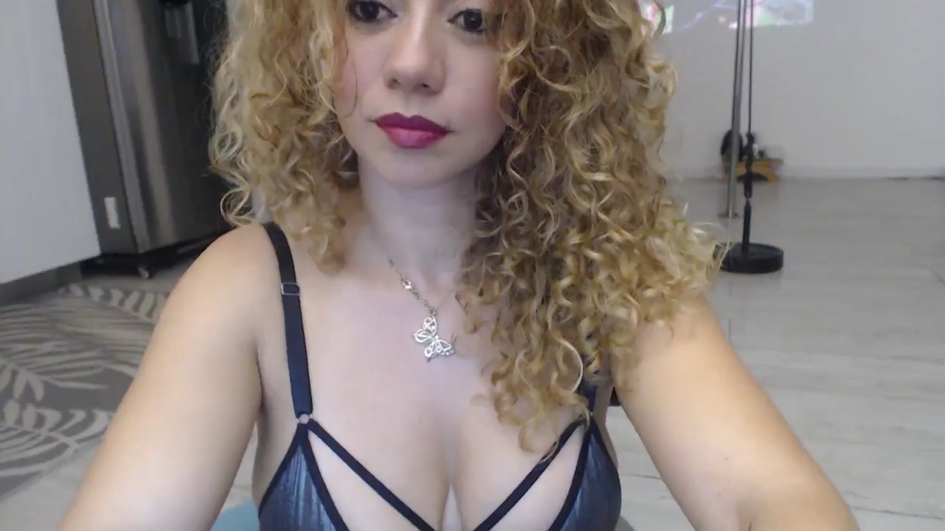 Gallery image thumbnail from Beauty_online's myfreecams stream on, 01/29/2025, 02:53 image 19 of 20