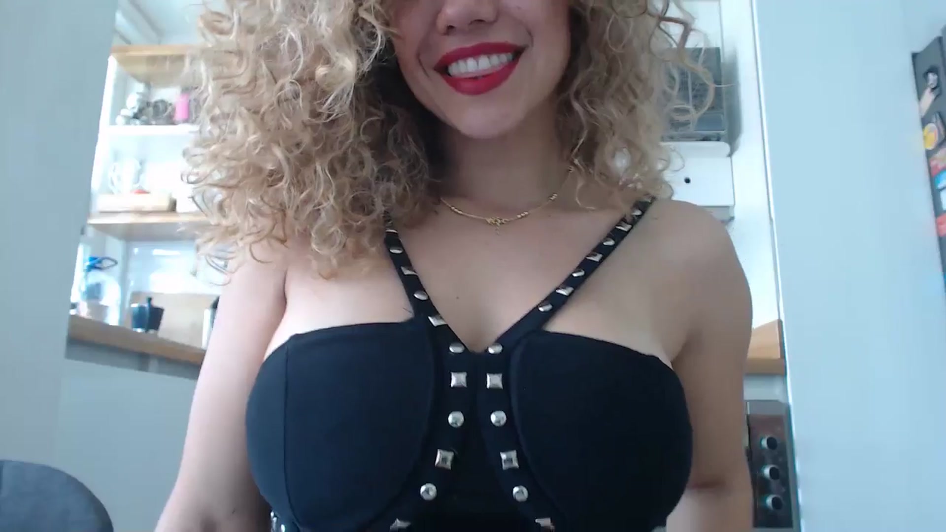 Gallery image thumbnail from Beauty_online's myfreecams stream on, 03/08/2025, 16:19 image 8 of 20