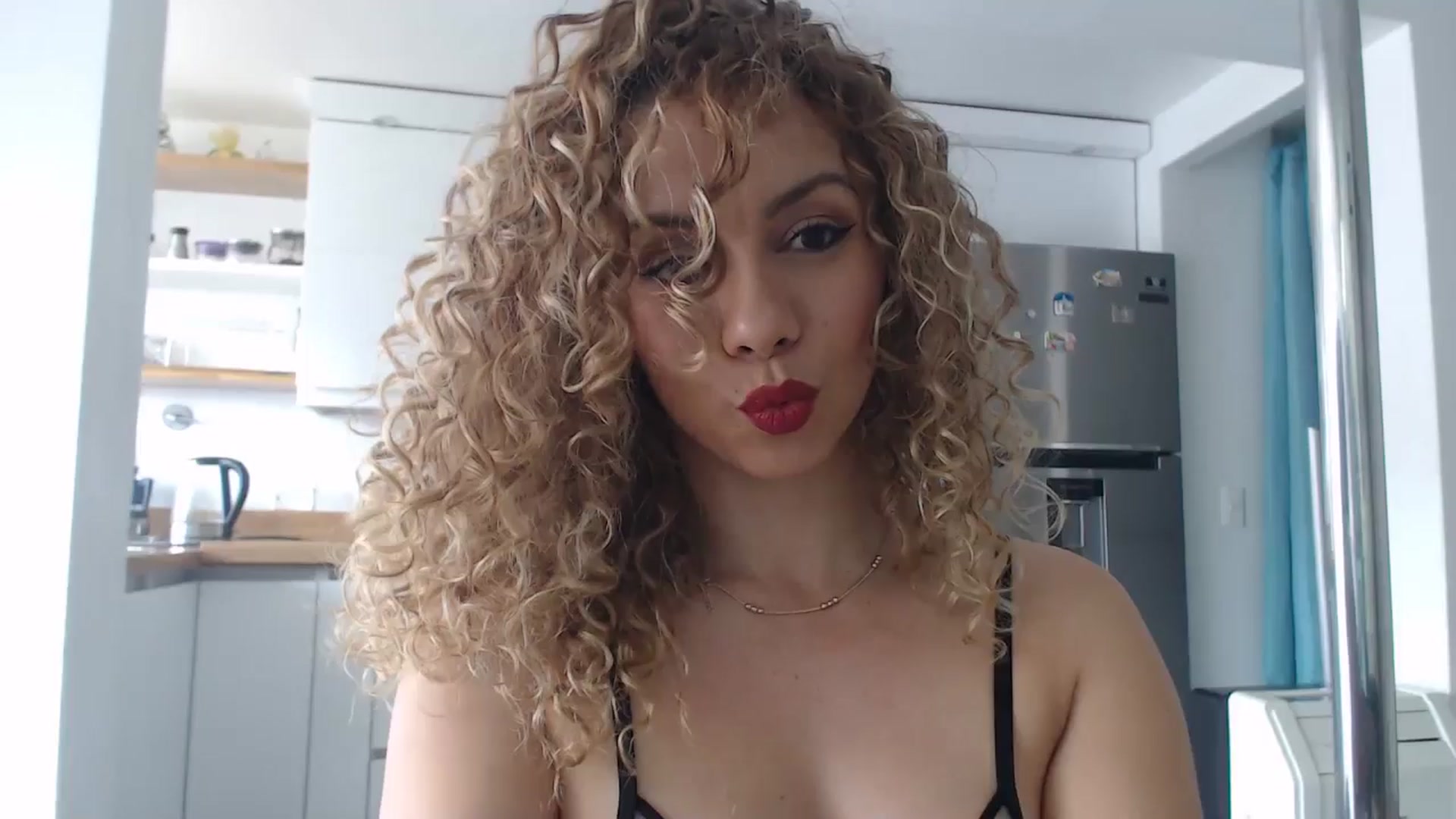 Gallery image thumbnail from Beauty_online's myfreecams stream on, 03/22/2025, 17:34 image 1 of 20