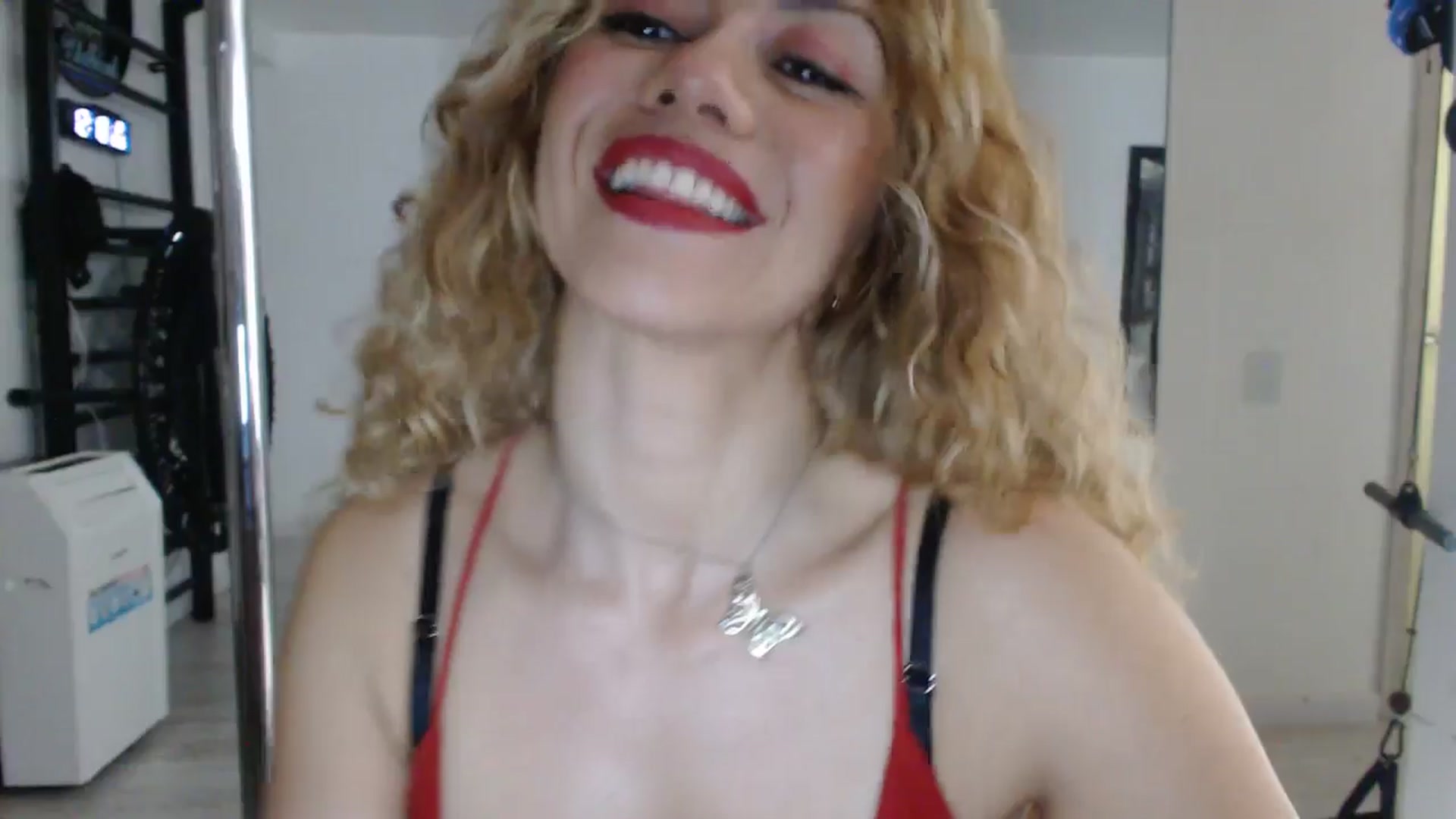 Gallery image thumbnail from Beauty_online's myfreecams stream on, 04/16/2025, 23:32 image 10 of 20
