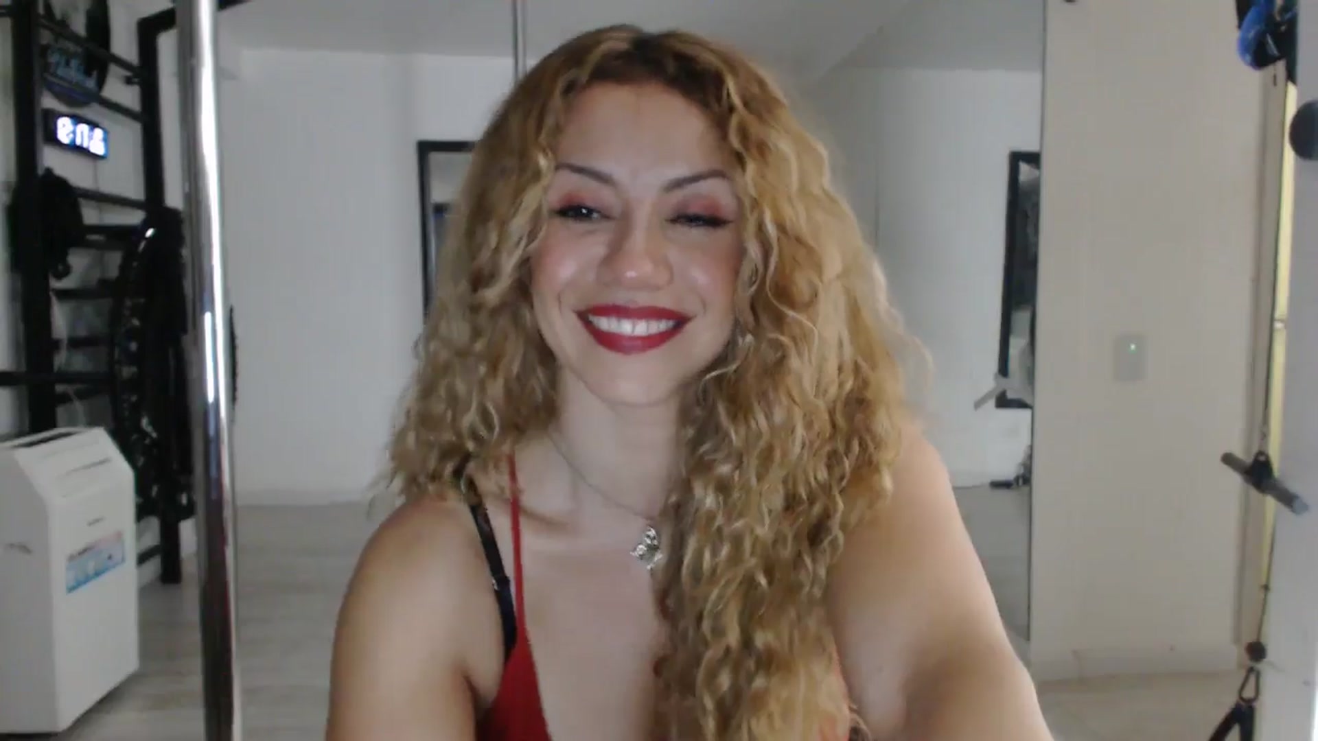 Gallery image thumbnail from Beauty_online's myfreecams stream on, 04/16/2025, 23:32 image 16 of 20