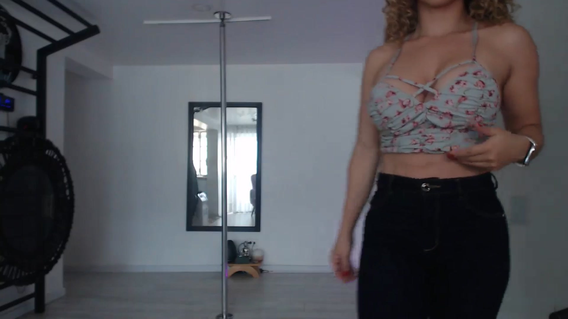 Gallery image thumbnail from Beauty_online's myfreecams stream on, 05/03/2025, 18:20 image 19 of 20