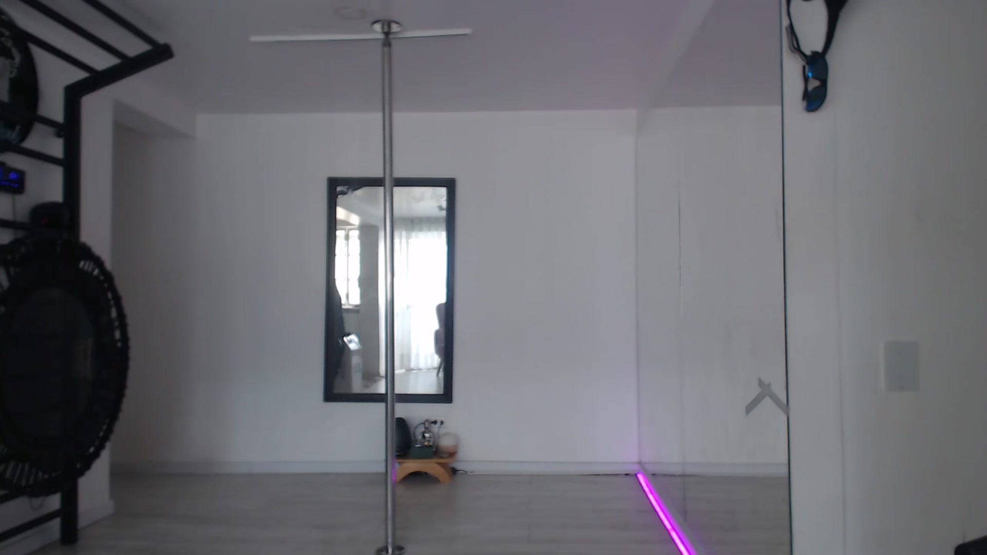 Gallery image thumbnail from Beauty_online's myfreecams stream on, 05/03/2025, 18:20 image 10 of 20