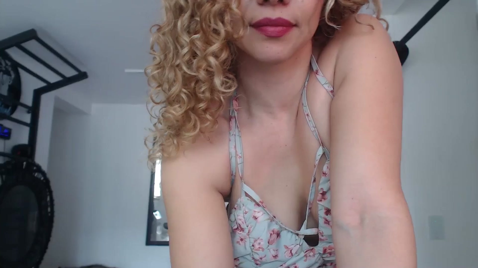 Gallery image thumbnail from Beauty_online's myfreecams stream on, 05/03/2025, 20:42 image 15 of 20
