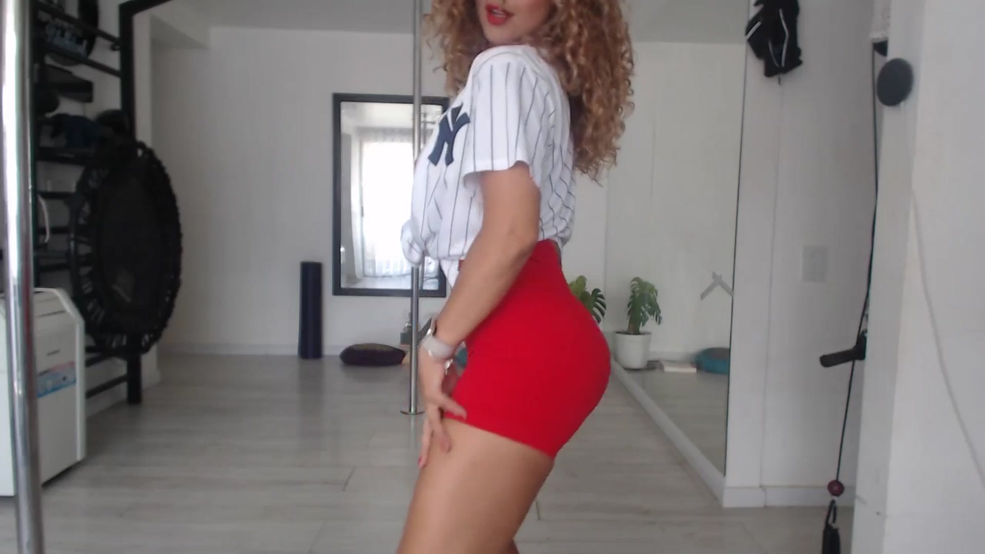 Gallery image thumbnail from Beauty_online's myfreecams stream on, 06/10/2025, 18:02 image 4 of 20