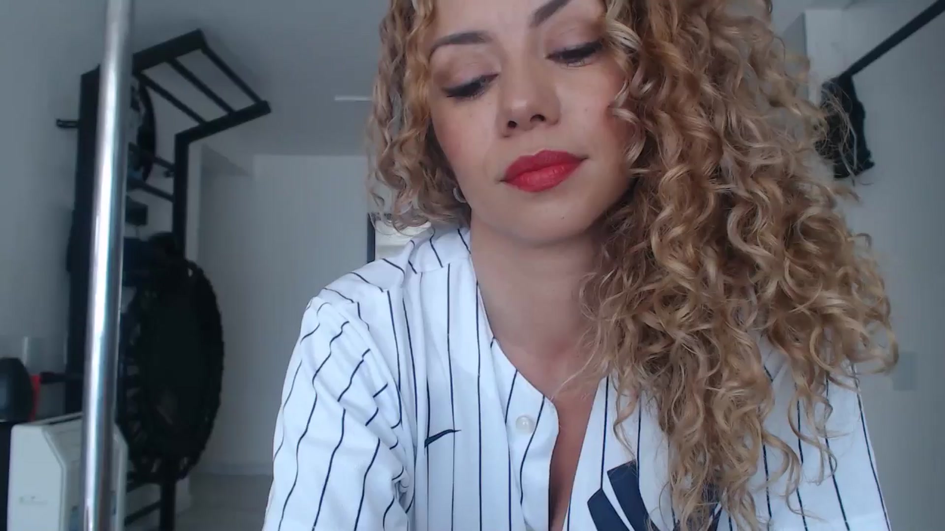 Gallery image thumbnail from Beauty_online's myfreecams stream on, 06/10/2025, 18:55 image 1 of 20
