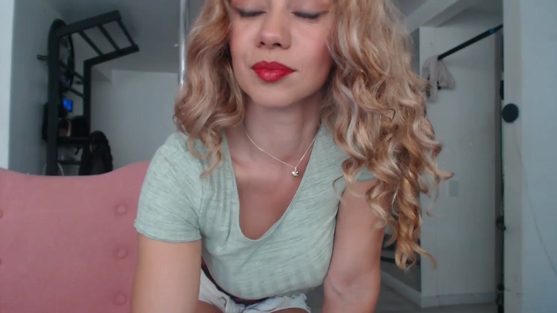 Gallery image thumbnail from Beauty_online's myfreecams stream on, 06/14/2025, 20:42 image 1 of 20