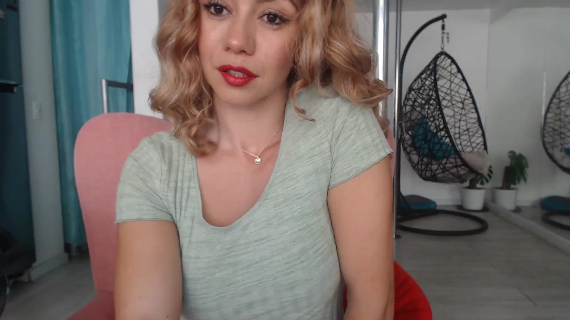 Gallery image thumbnail from Beauty_online's myfreecams stream on, 06/14/2025, 20:42 image 11 of 20