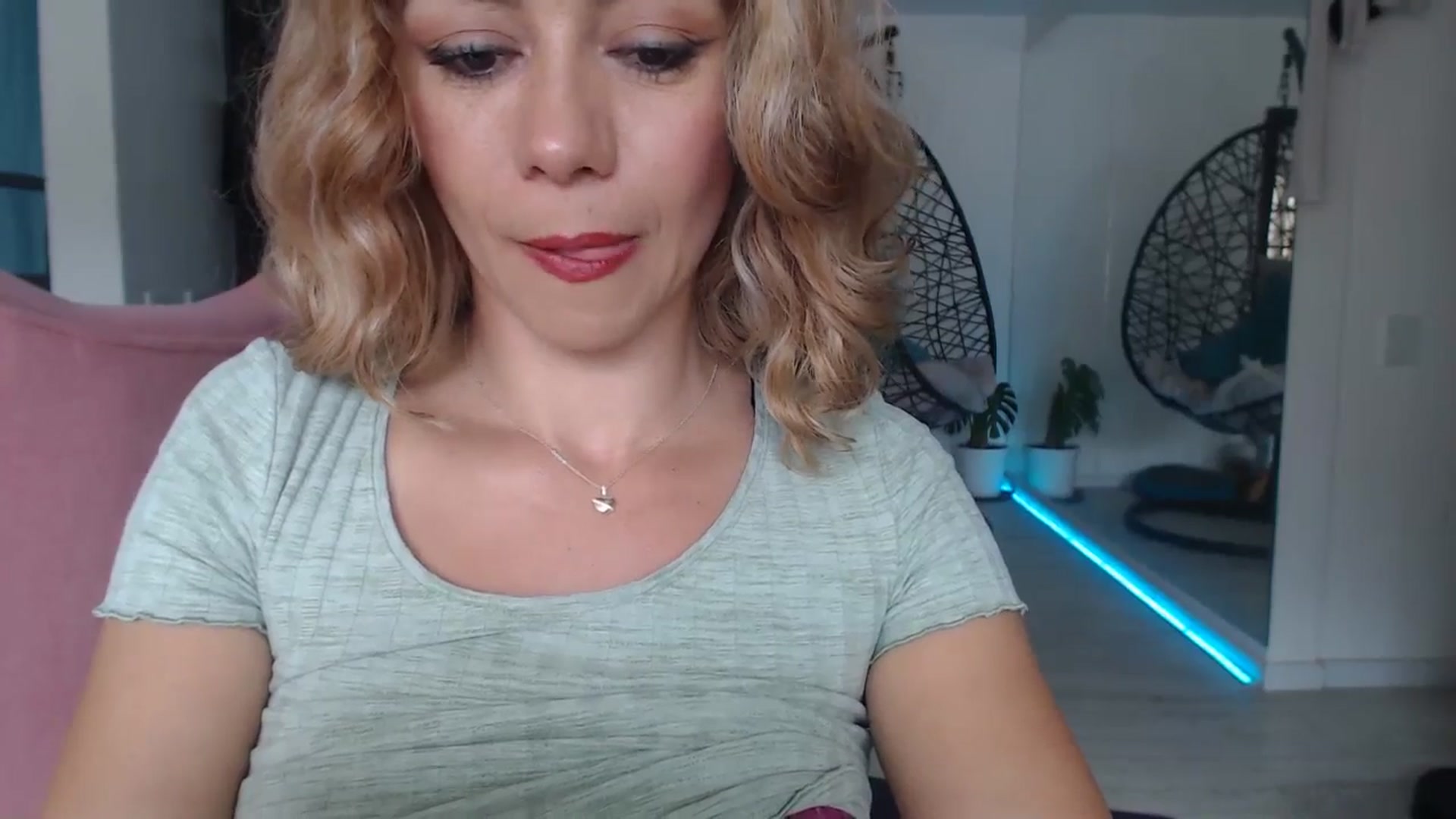 Gallery image thumbnail from Beauty_online's myfreecams stream on, 06/14/2025, 21:12 image 20 of 20