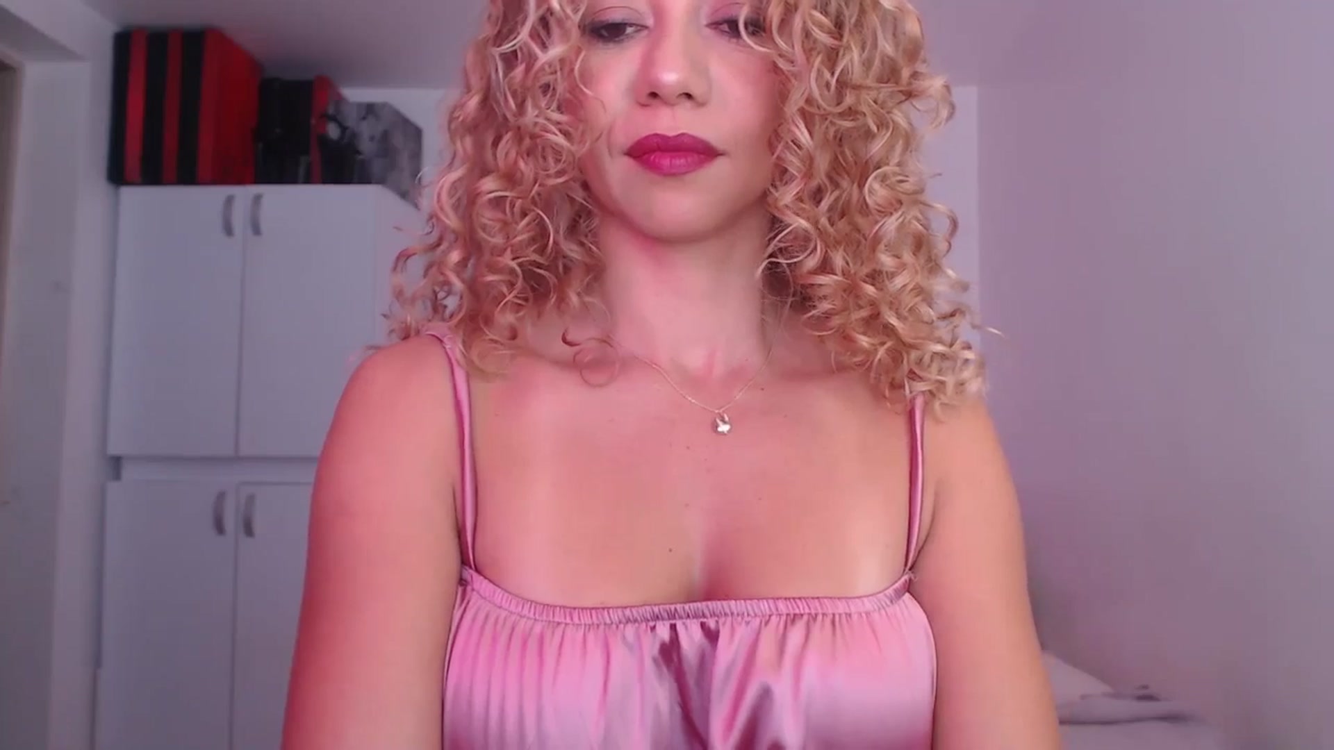 Gallery image thumbnail from Beauty_online's myfreecams stream on, 06/22/2025, 20:45 image 7 of 20