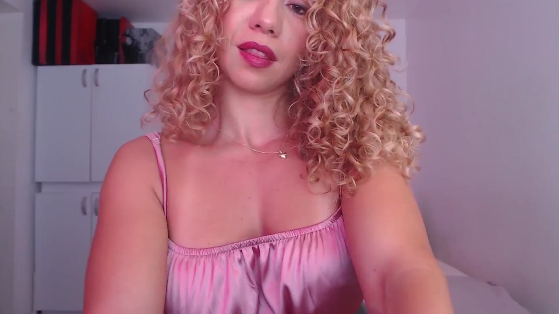 Gallery image thumbnail from Beauty_online's myfreecams stream on, 06/22/2025, 20:45 image 17 of 20