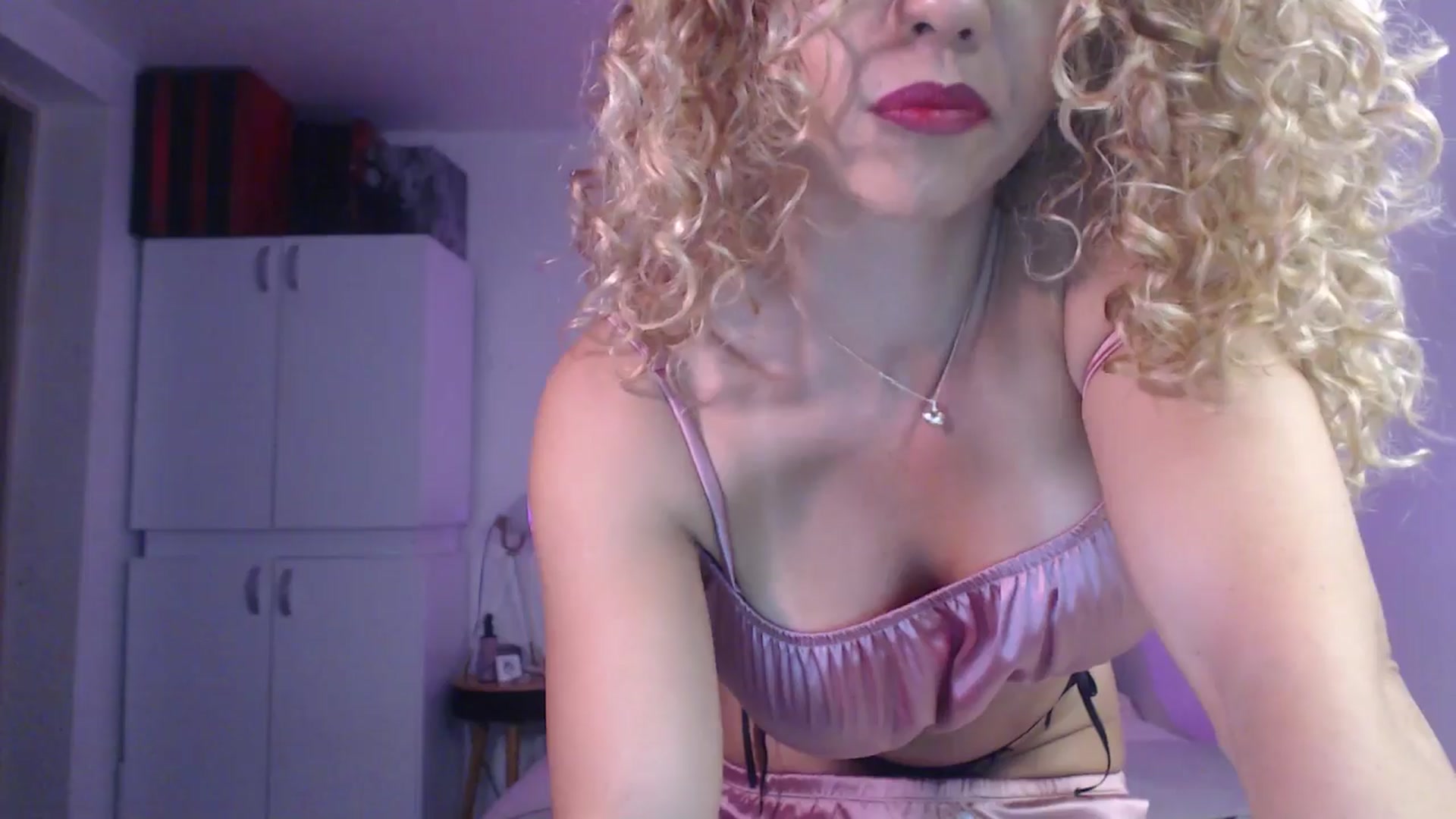 Gallery image thumbnail from Beauty_online's myfreecams stream on, 06/22/2025, 23:53 image 5 of 20