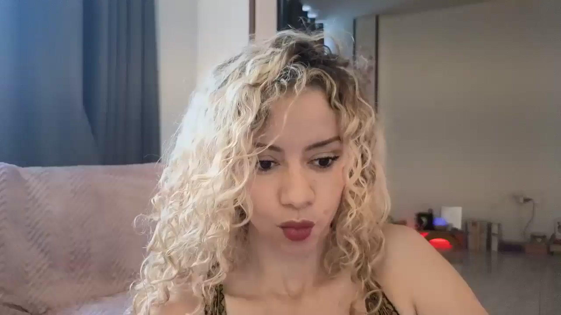 Gallery image thumbnail from Beauty_online's myfreecams stream on, 05/07/2026, 17:56 image 5 of 20
