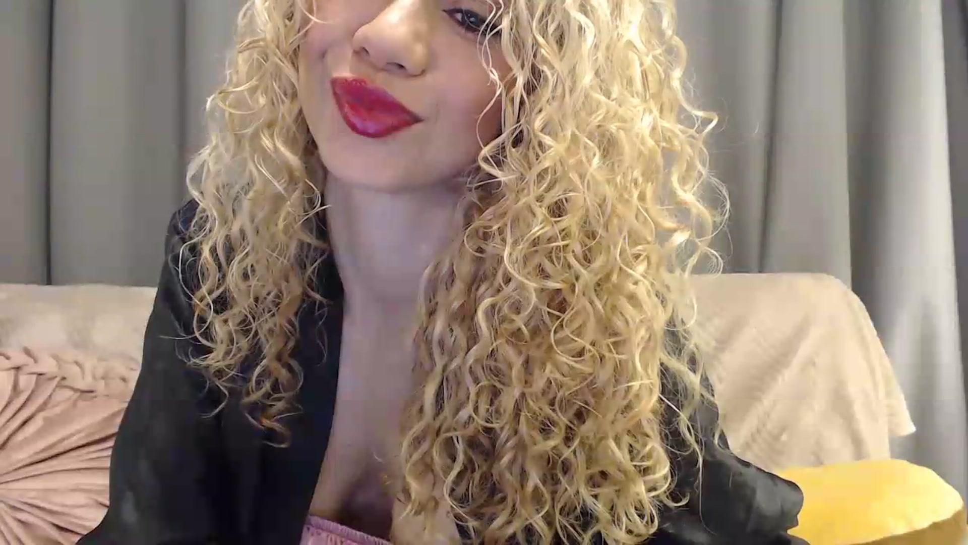 Gallery image thumbnail from Beauty_online's myfreecams stream on, 05/08/2026, 13:18 image 10 of 20