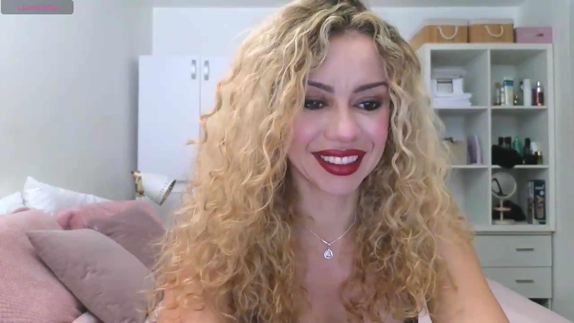 Gallery image thumbnail from Beauty_online's myfreecams stream on, 07/17/2026, 16:33 image 6 of 20
