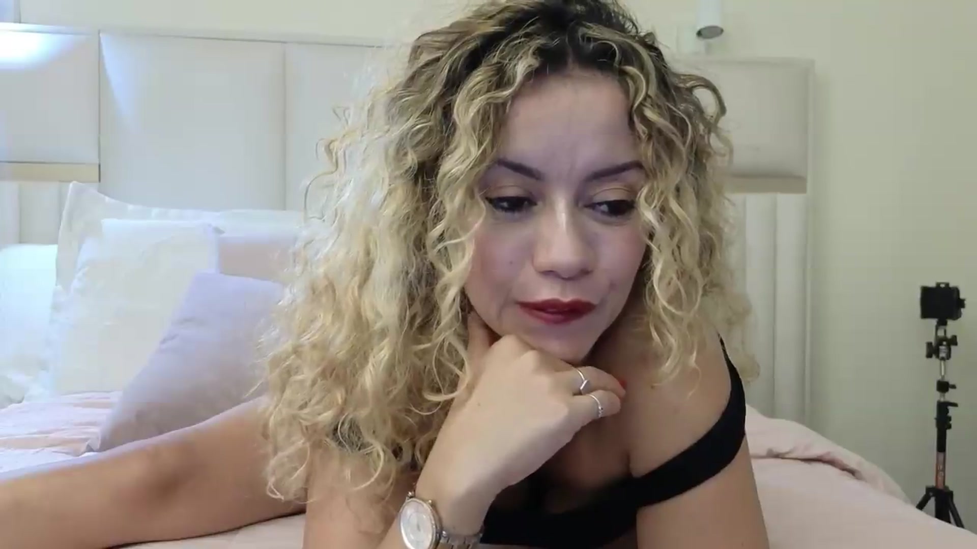 Gallery image thumbnail from Beauty_online's myfreecams stream on, 09/20/2026, 23:38 image 14 of 20
