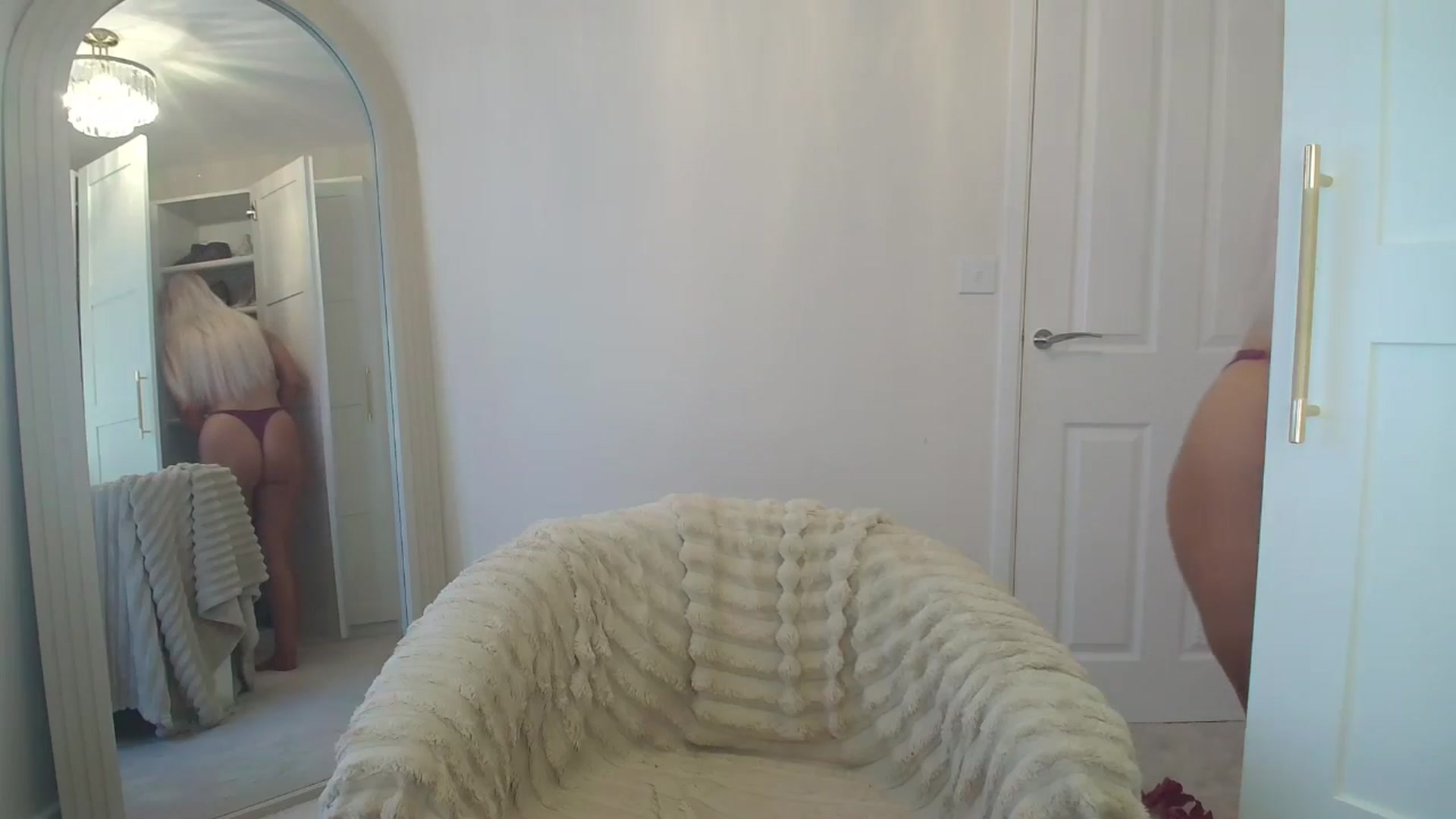 Gallery image thumbnail from BeccaBelle's myfreecams stream on, 04/20/2026, 14:02 image 5 of 20