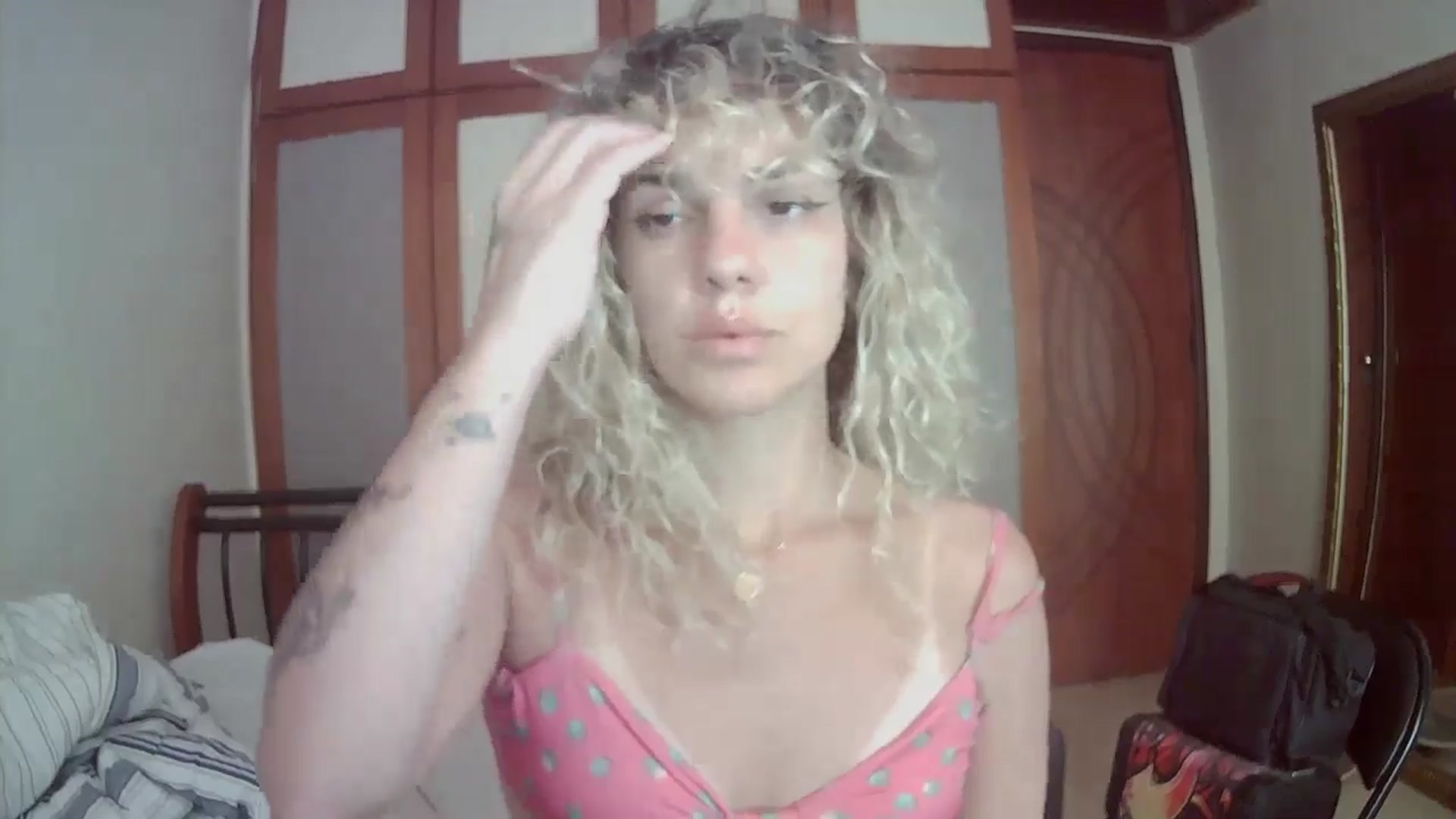 Gallery image thumbnail from BeckJones's myfreecams stream on, 10/17/2024, 14:35 image 12 of 20