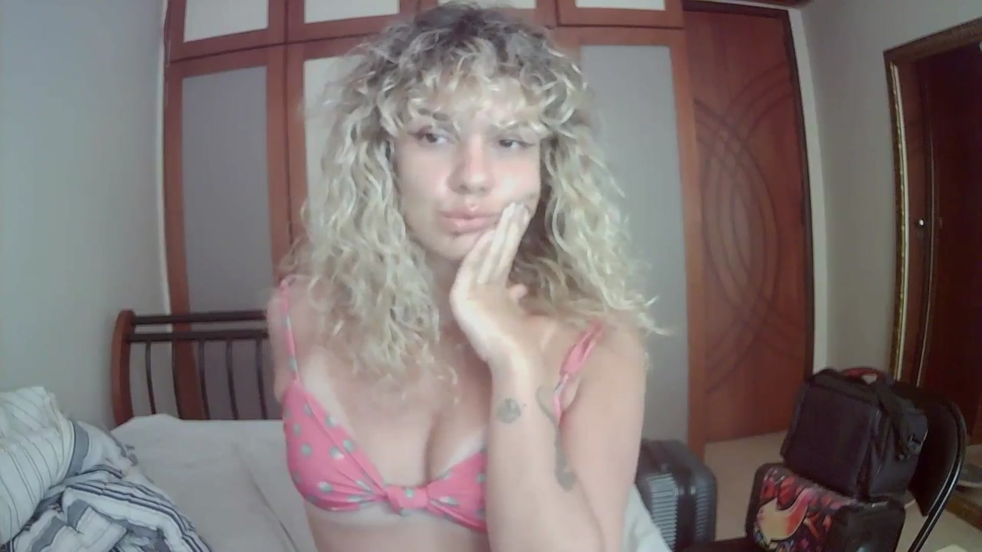 Gallery image thumbnail from BeckJones's myfreecams stream on, 10/17/2024, 14:35 image 15 of 20