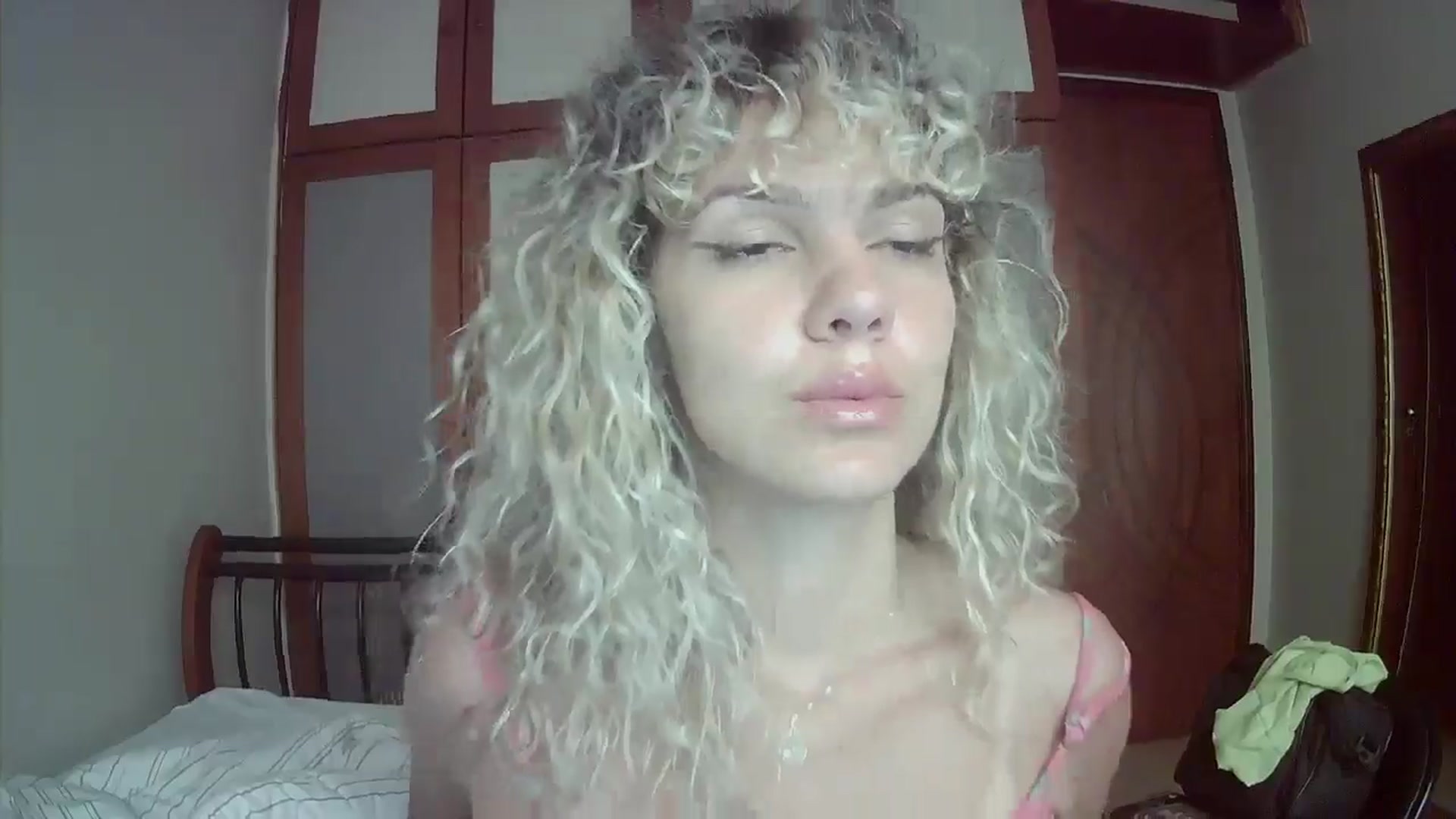 Gallery image thumbnail from BeckJones's myfreecams stream on, 10/18/2024, 10:43 image 19 of 20