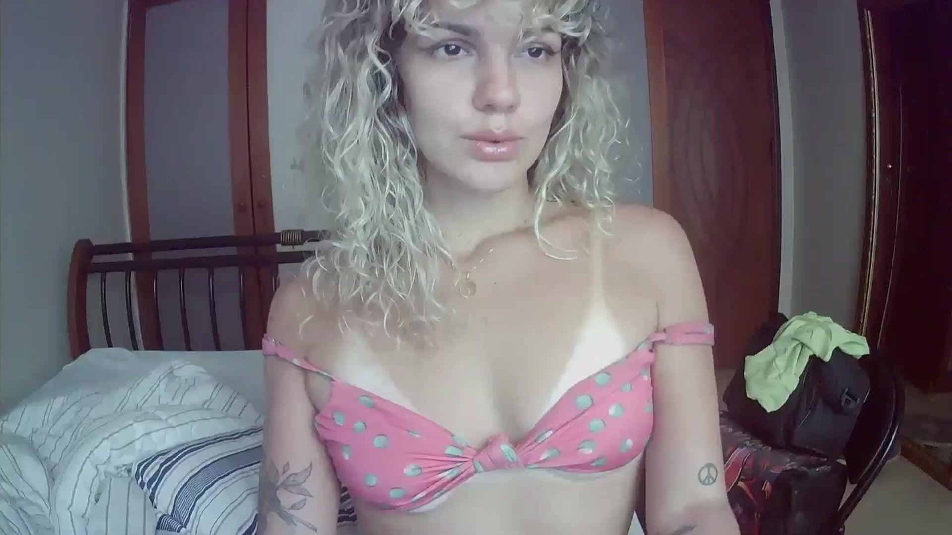 Gallery image thumbnail from BeckJones's myfreecams stream on, 10/18/2024, 11:12 image 19 of 20