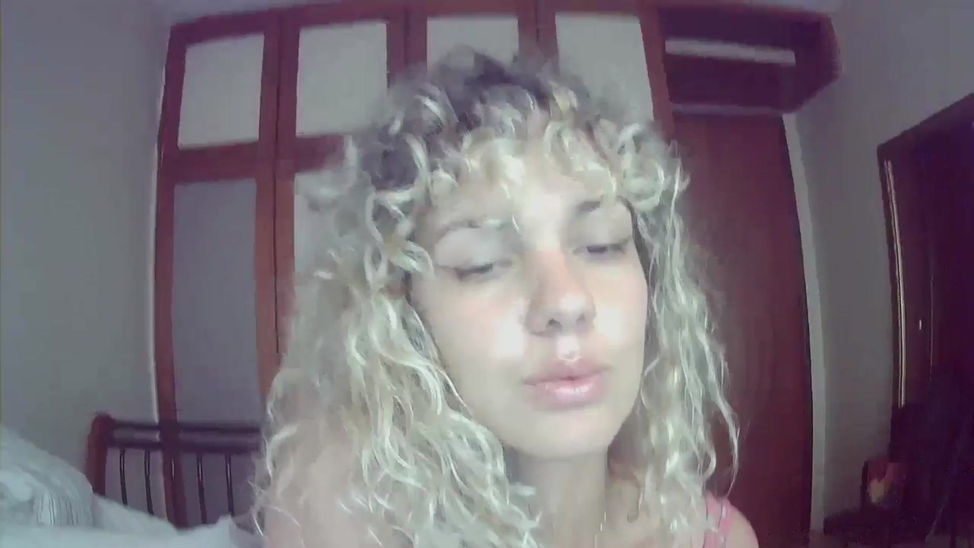 Gallery image thumbnail from BeckJones's myfreecams stream on, 10/20/2024, 15:02 image 12 of 20