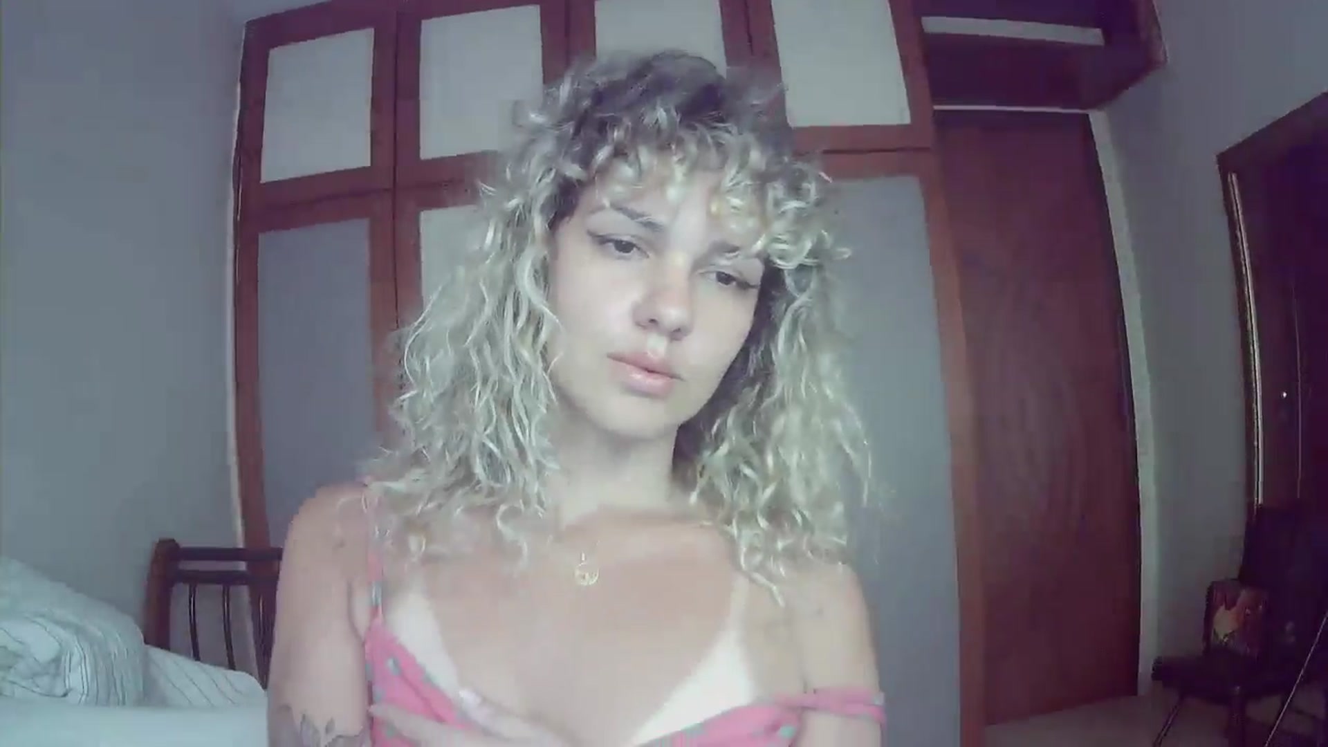 Gallery image thumbnail from BeckJones's myfreecams stream on, 10/20/2024, 15:21 image 17 of 20