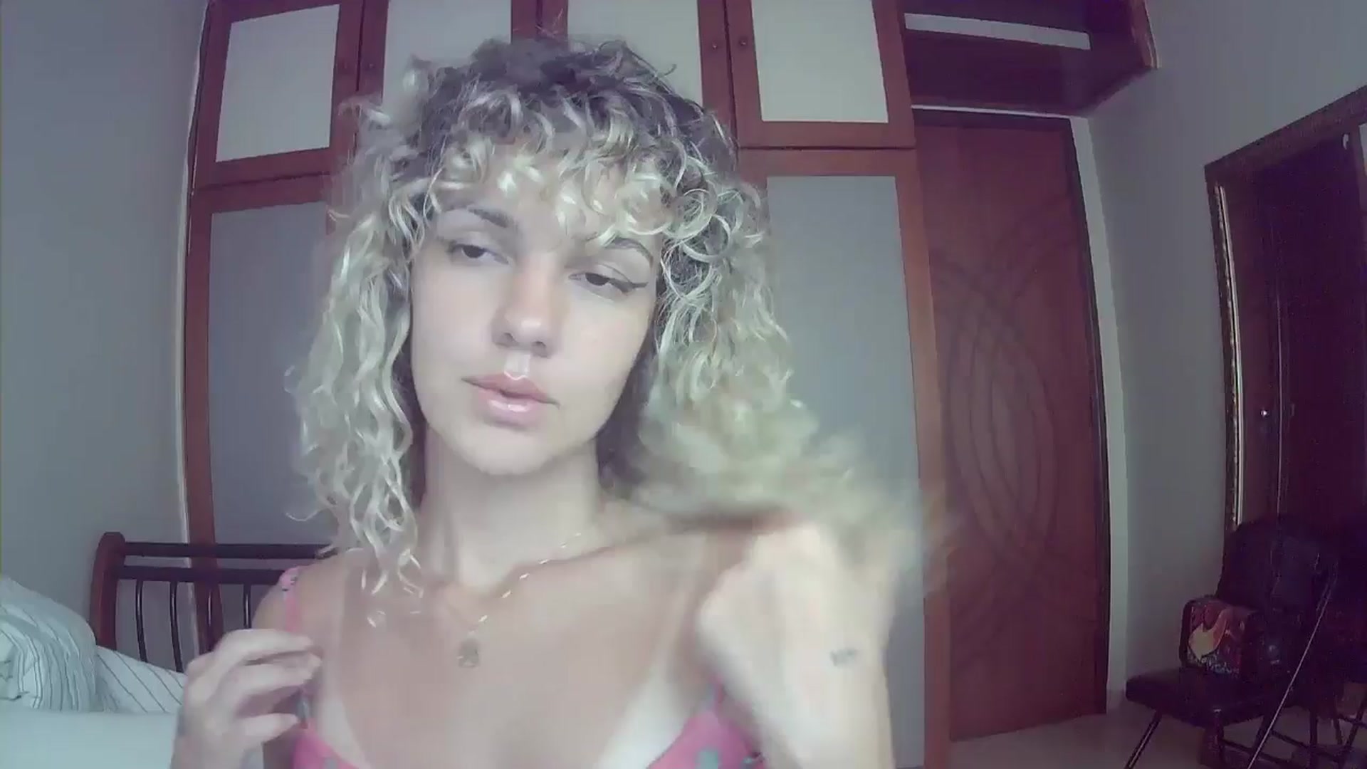 Gallery image thumbnail from BeckJones's myfreecams stream on, 10/20/2024, 15:21 image 9 of 20