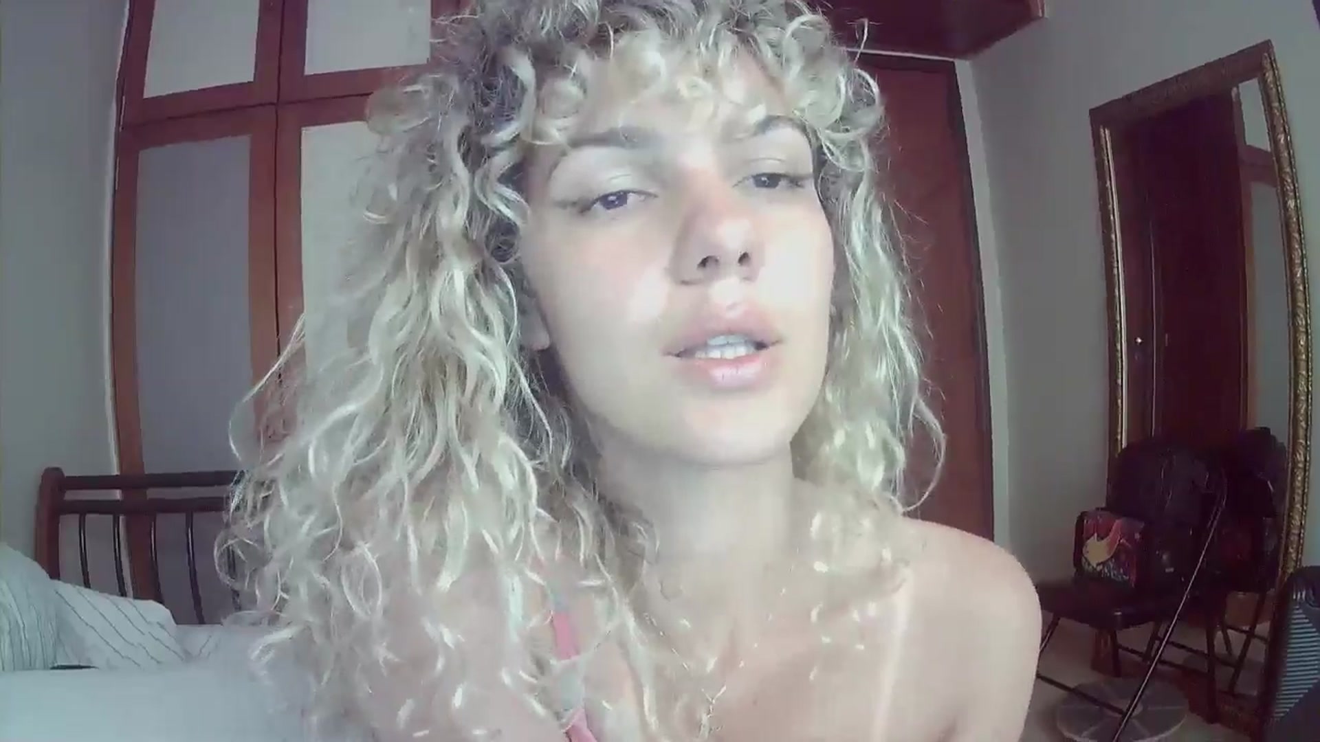 Gallery image thumbnail from BeckJones's myfreecams stream on, 10/20/2024, 15:40 image 10 of 20