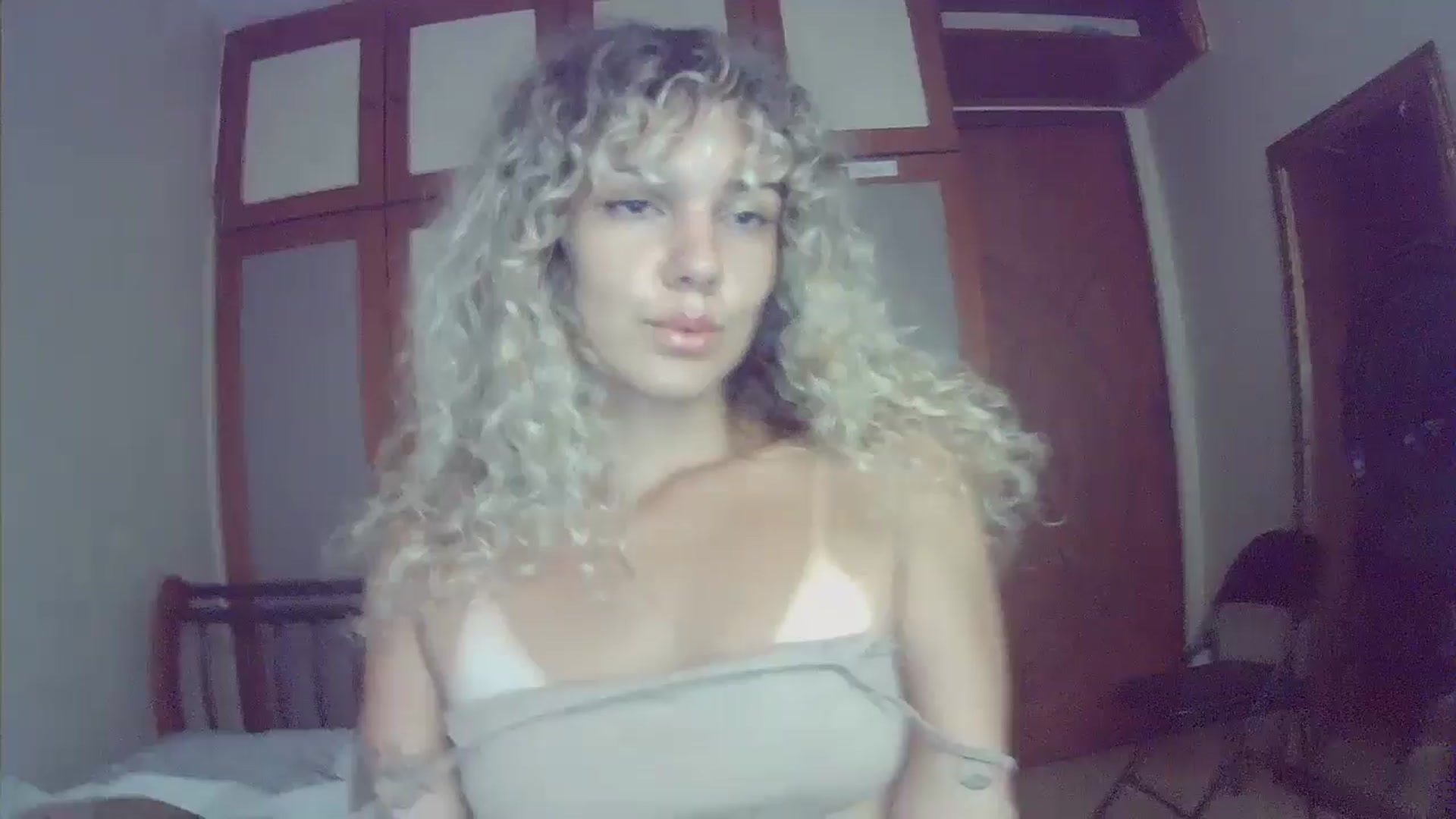 Gallery image thumbnail from BeckJones's myfreecams stream on, 04/05/2025, 17:50 image 10 of 20