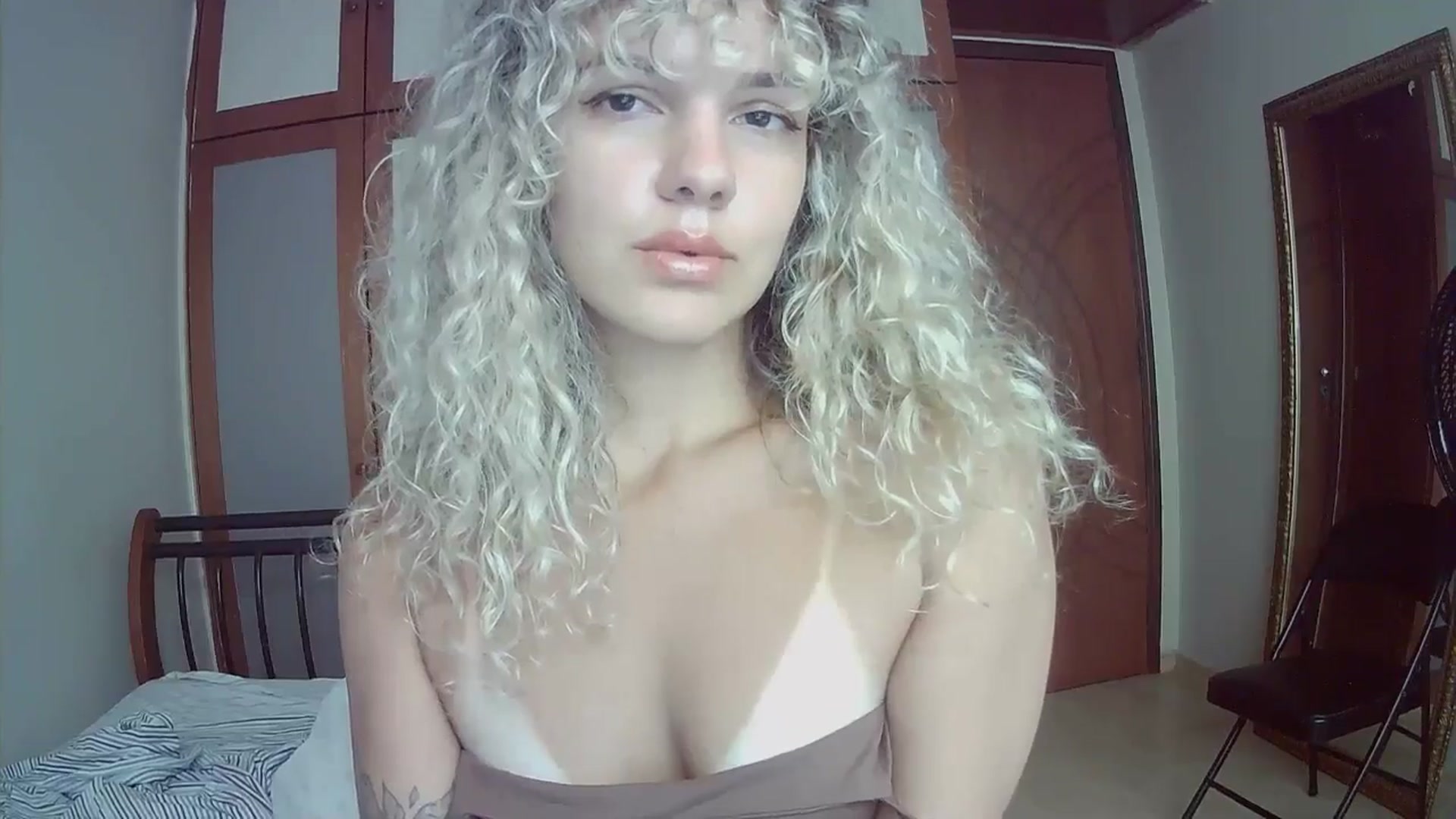 Gallery image thumbnail from BeckJones's myfreecams stream on, 04/06/2025, 16:01 image 2 of 20