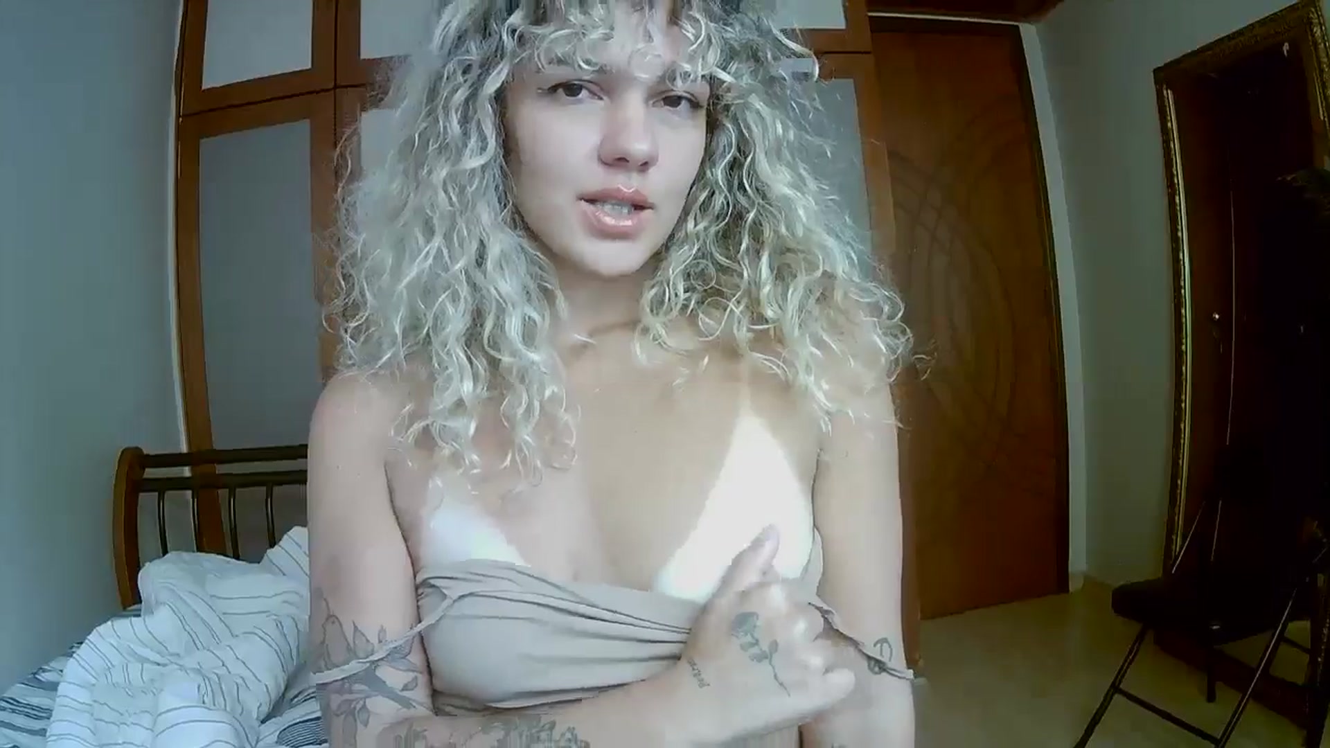 Gallery image thumbnail from BeckJones's myfreecams stream on, 04/07/2025, 14:50 image 5 of 20