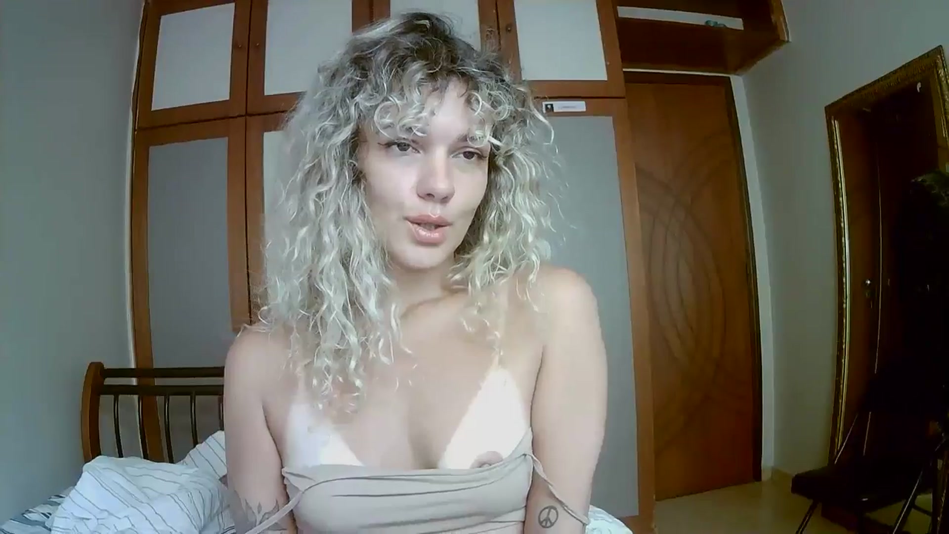 Gallery image thumbnail from BeckJones's myfreecams stream on, 04/07/2025, 15:29 image 7 of 20