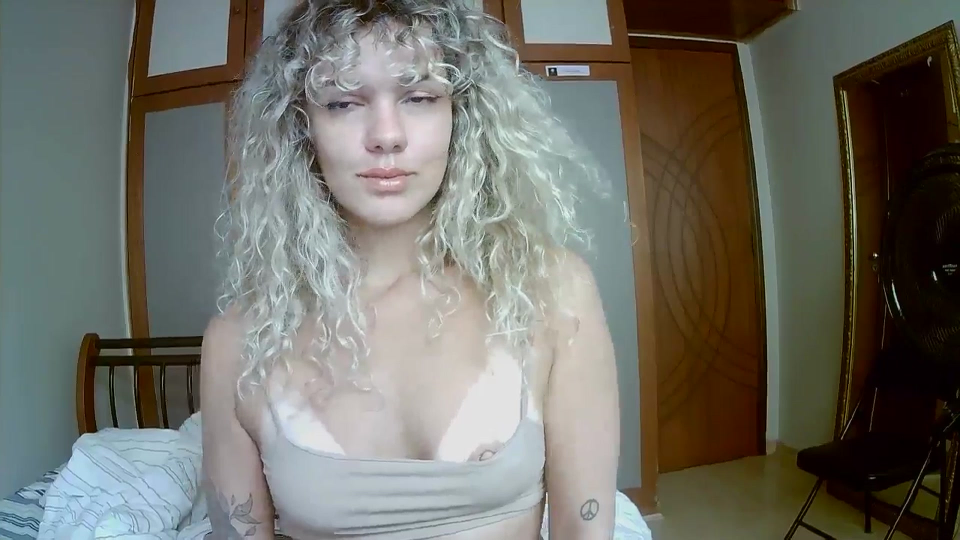 Gallery image thumbnail from BeckJones's myfreecams stream on, 04/07/2025, 15:29 image 17 of 20