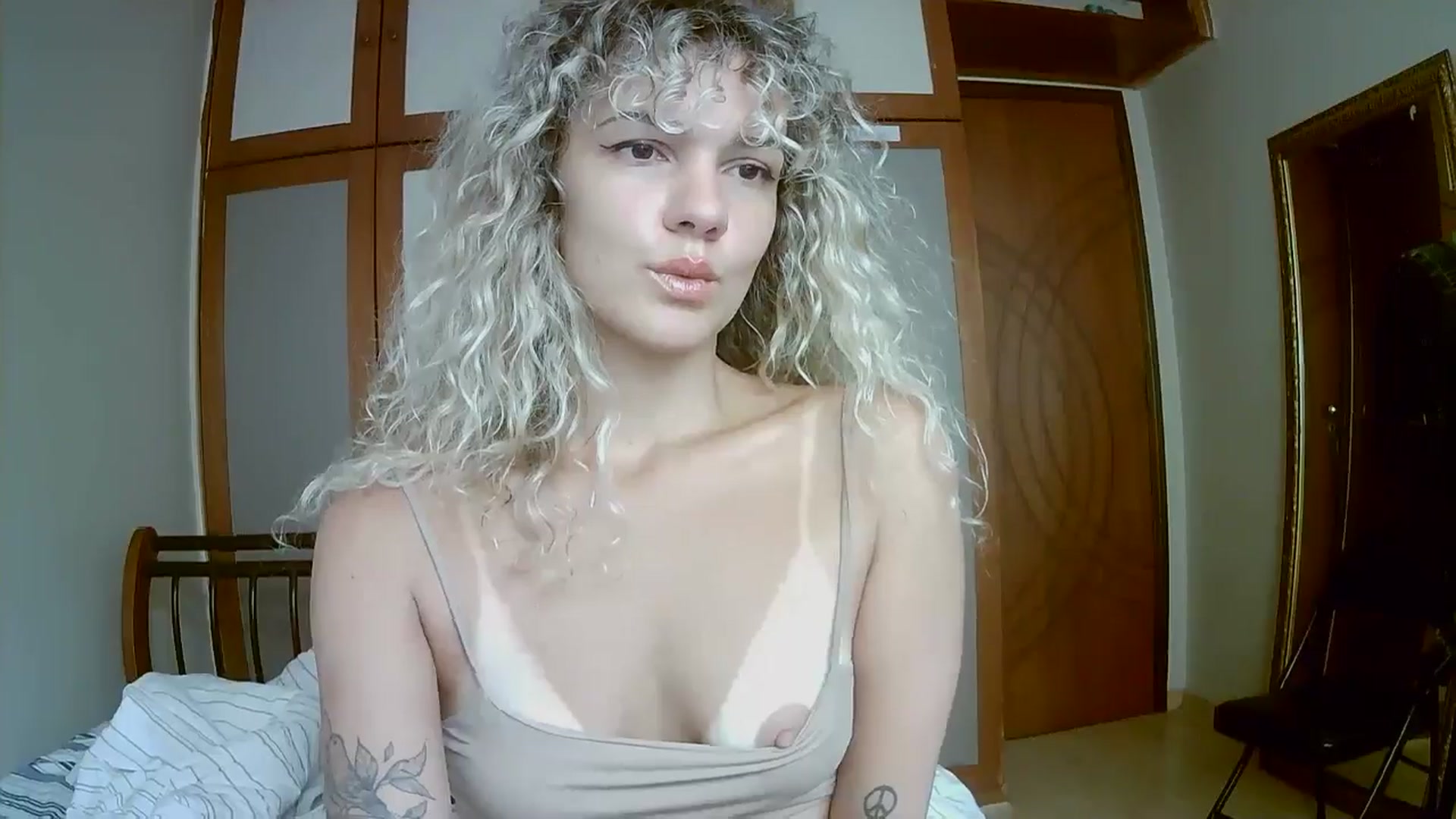 Gallery image thumbnail from BeckJones's myfreecams stream on, 04/07/2025, 15:29 image 11 of 20