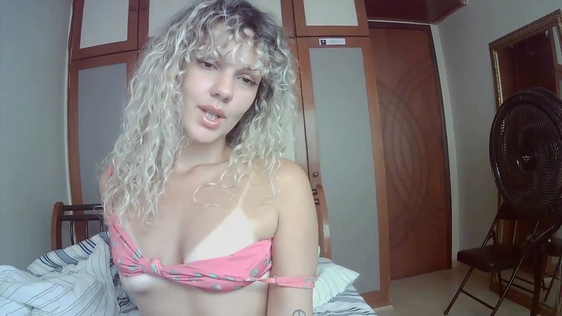 Gallery image thumbnail from BeckJones's myfreecams stream on, 04/09/2025, 14:32 image 16 of 20