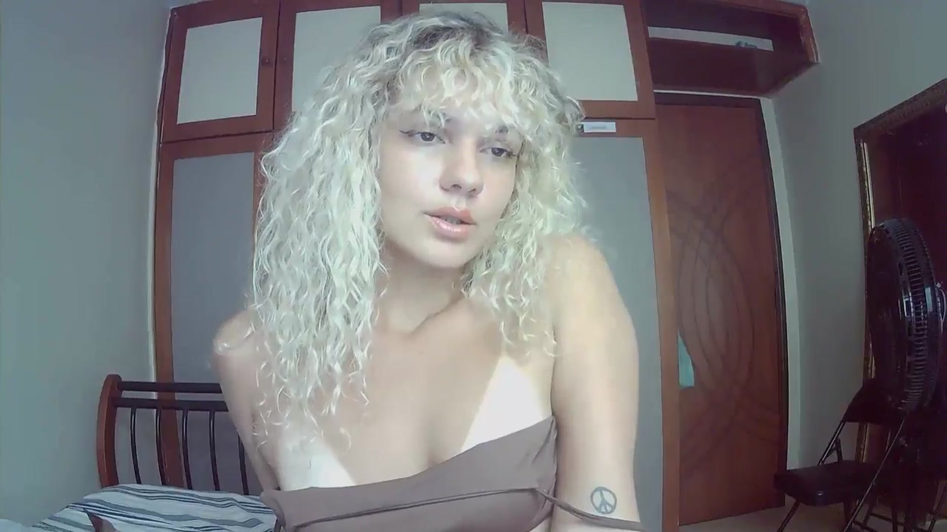 Gallery image thumbnail from BeckJones's myfreecams stream on, 04/16/2025, 15:10 image 14 of 20