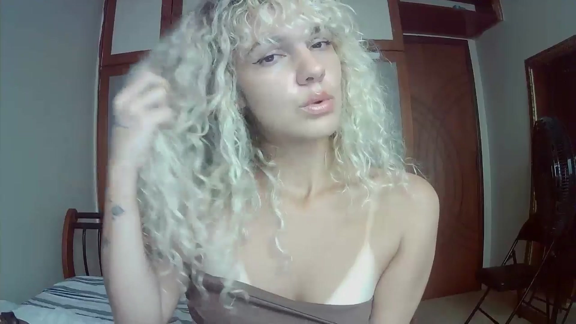 Gallery image thumbnail from BeckJones's myfreecams stream on, 04/16/2025, 15:10 image 4 of 20
