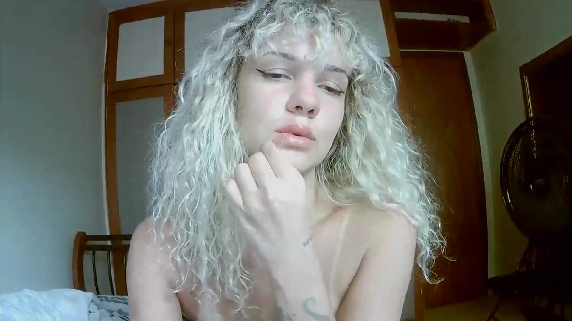 Gallery image thumbnail from BeckJones's myfreecams stream on, 04/18/2025, 13:18 image 4 of 20