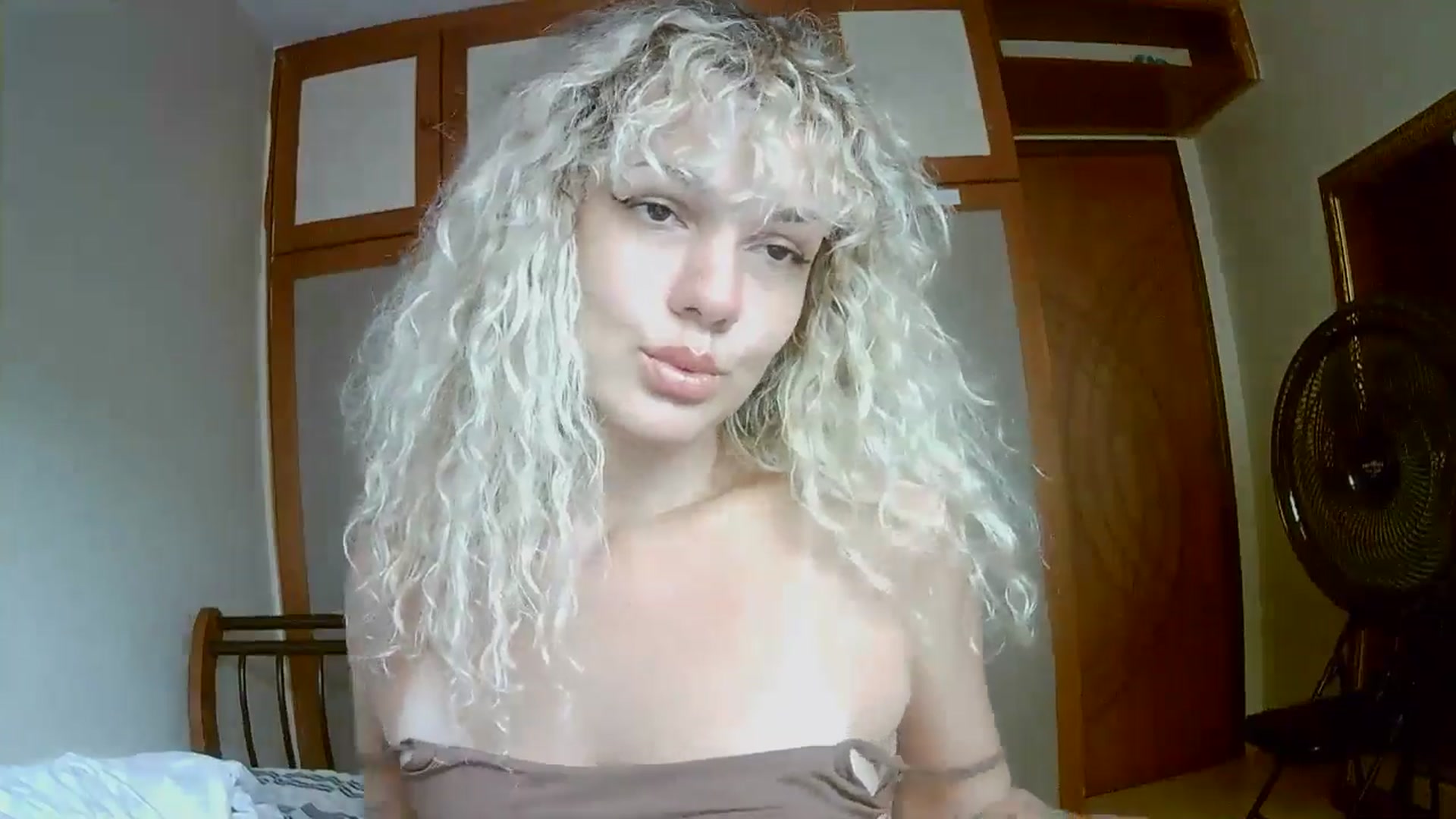 Gallery image thumbnail from BeckJones's myfreecams stream on, 04/18/2025, 13:18 image 5 of 20