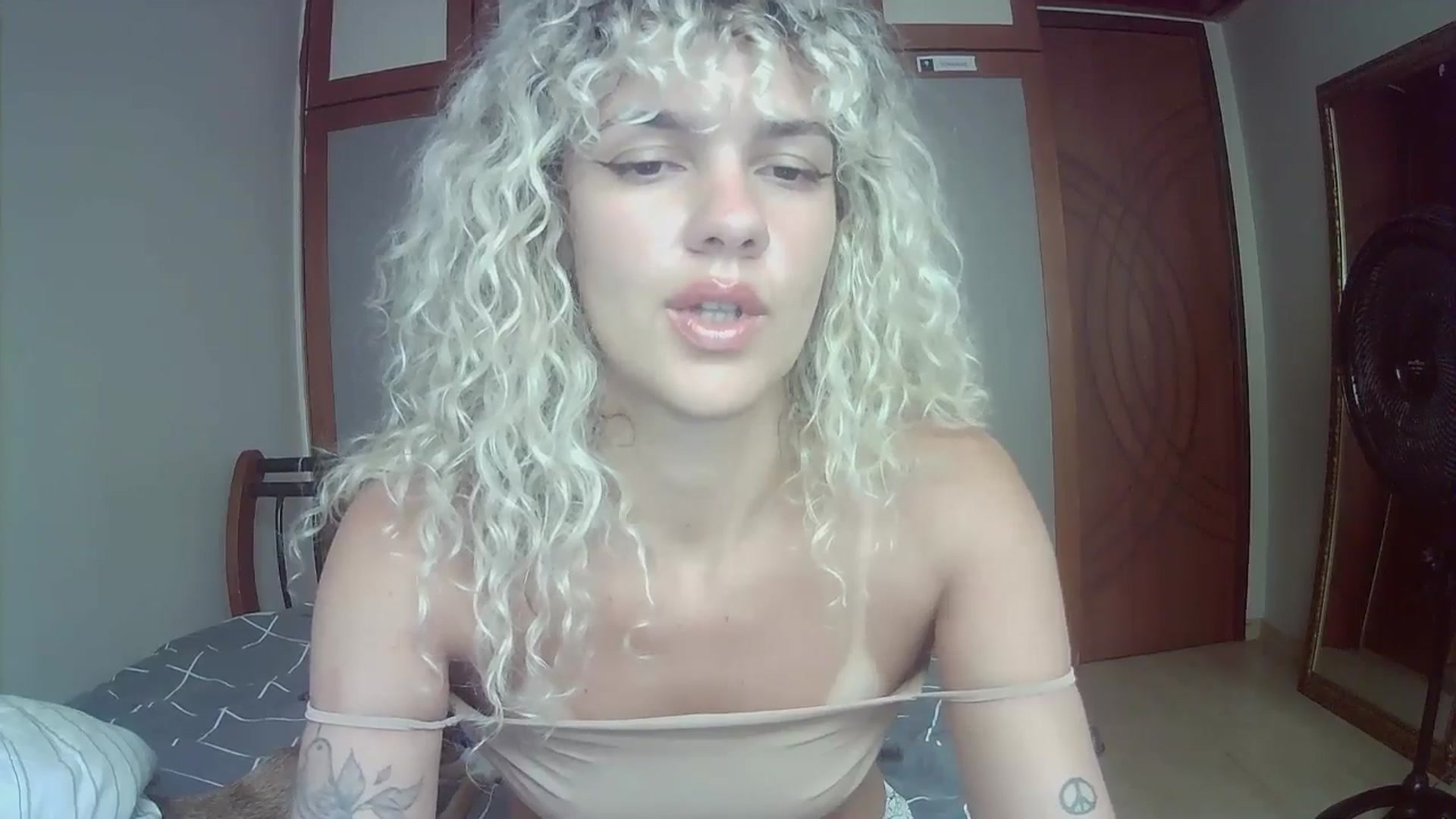 Gallery image thumbnail from BeckJones's myfreecams stream on, 10/15/2025, 16:06 image 17 of 20