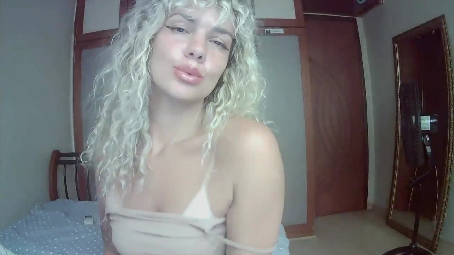 Gallery image thumbnail from BeckJones's myfreecams stream on, 10/19/2025, 12:52 image 9 of 20
