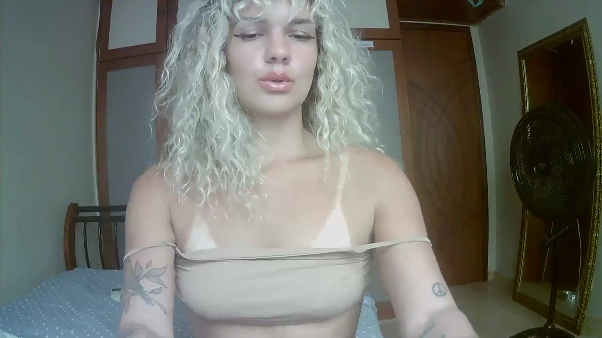 Gallery image thumbnail from BeckJones's myfreecams stream on, 10/19/2025, 13:53 image 14 of 20