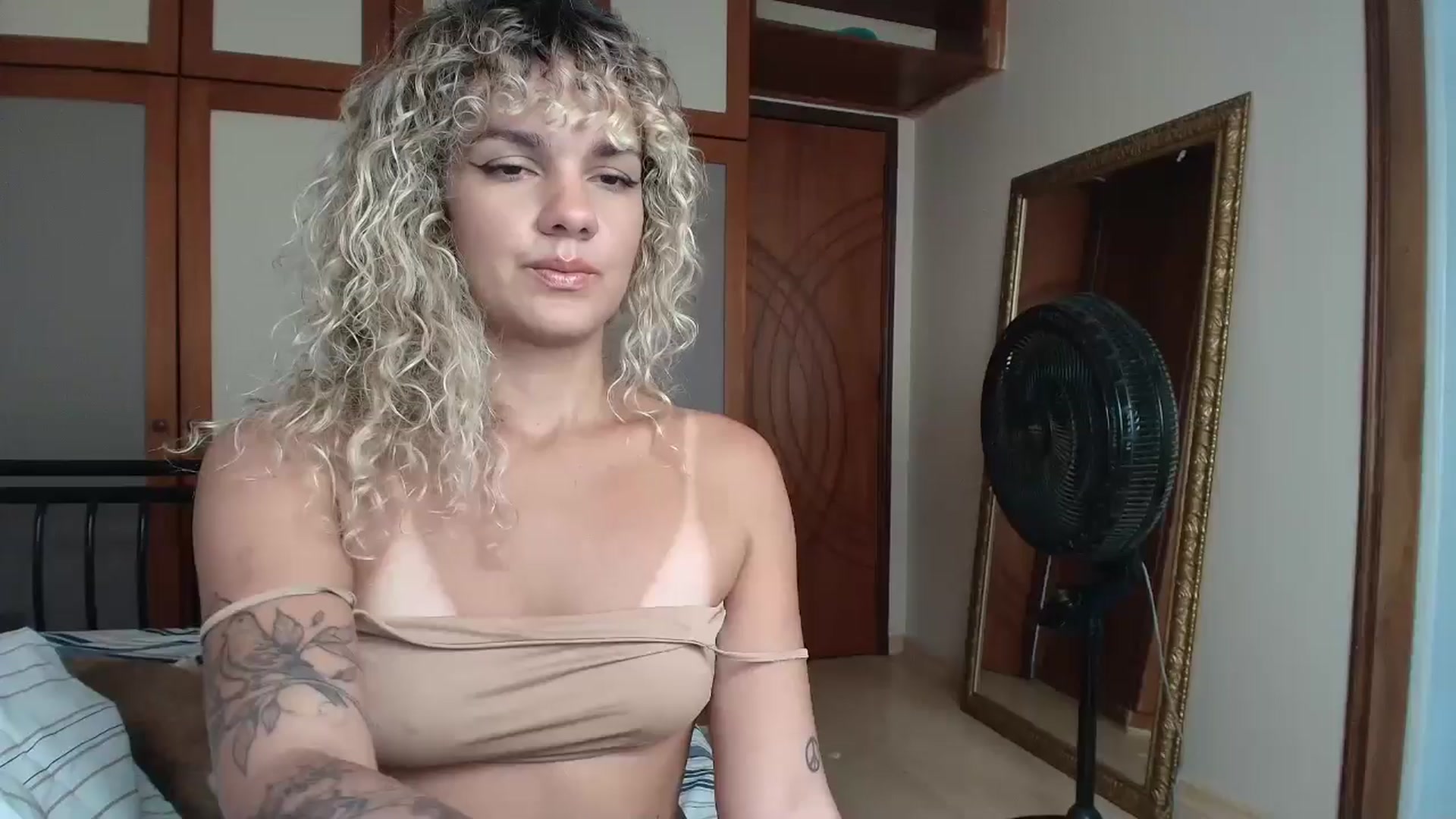 Gallery image thumbnail from BeckJones's myfreecams stream on, 04/12/2026, 18:24 image 11 of 20