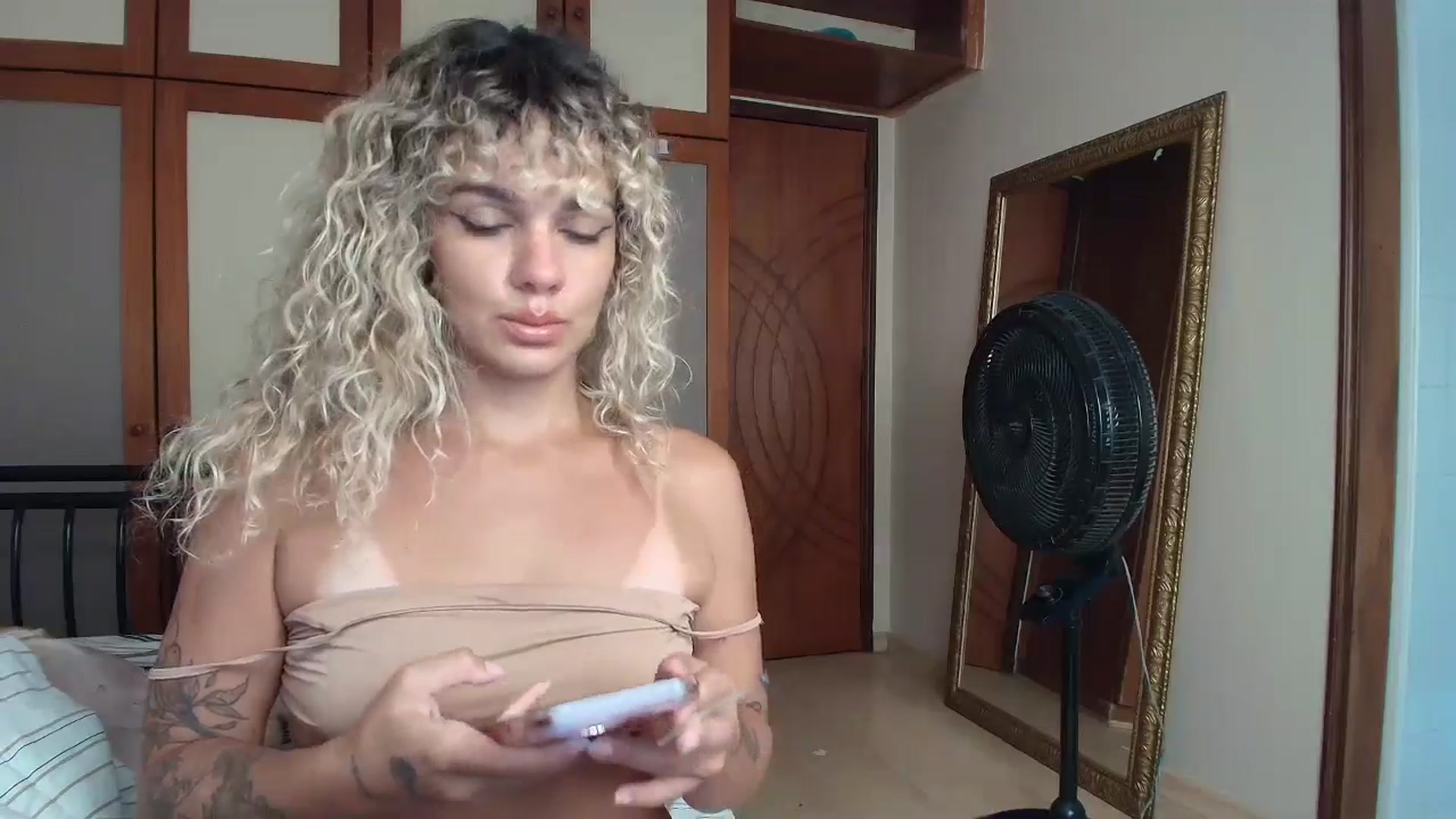 Gallery image thumbnail from BeckJones's myfreecams stream on, 04/12/2026, 18:24 image 14 of 20