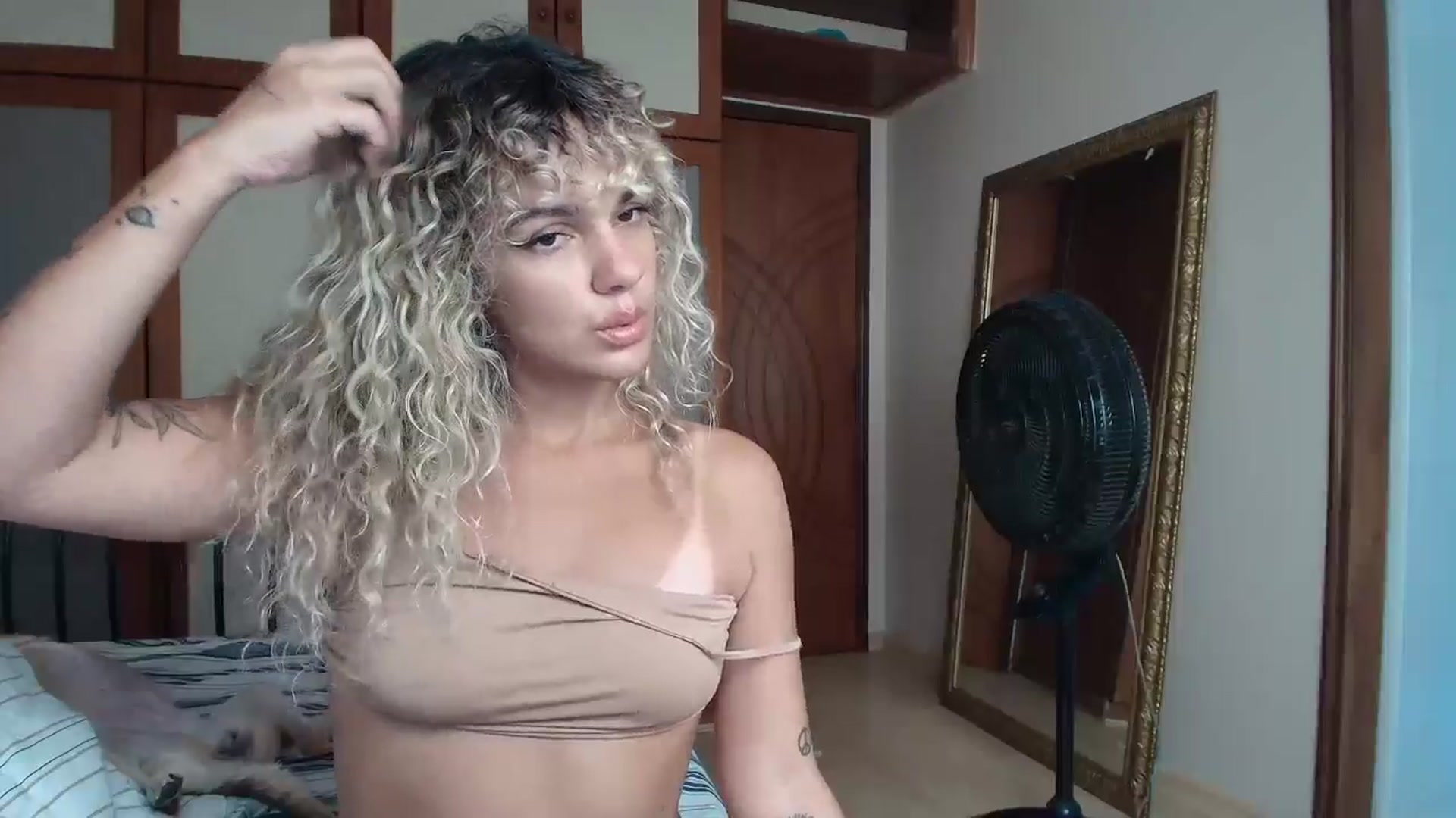 Gallery image thumbnail from BeckJones's myfreecams stream on, 04/12/2026, 18:24 image 16 of 20