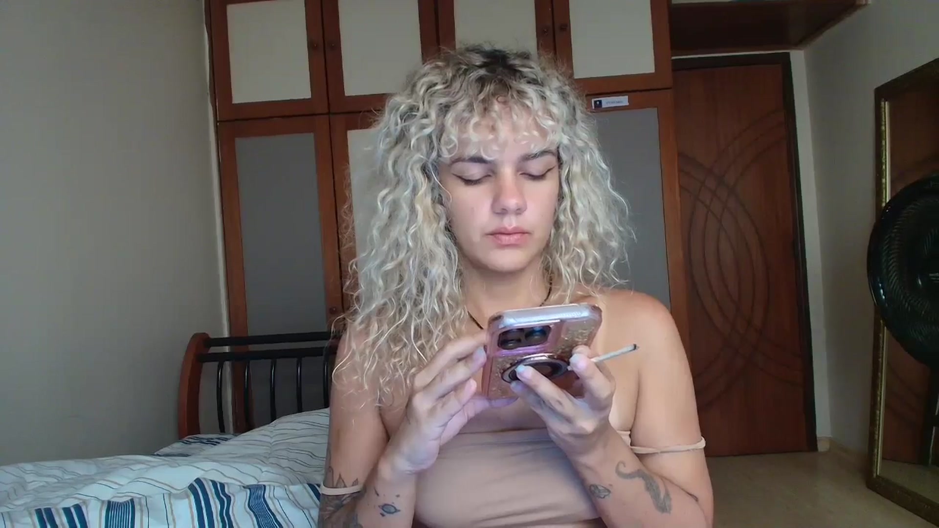 Gallery image thumbnail from BeckJones's myfreecams stream on, 04/20/2026, 18:53 image 15 of 20