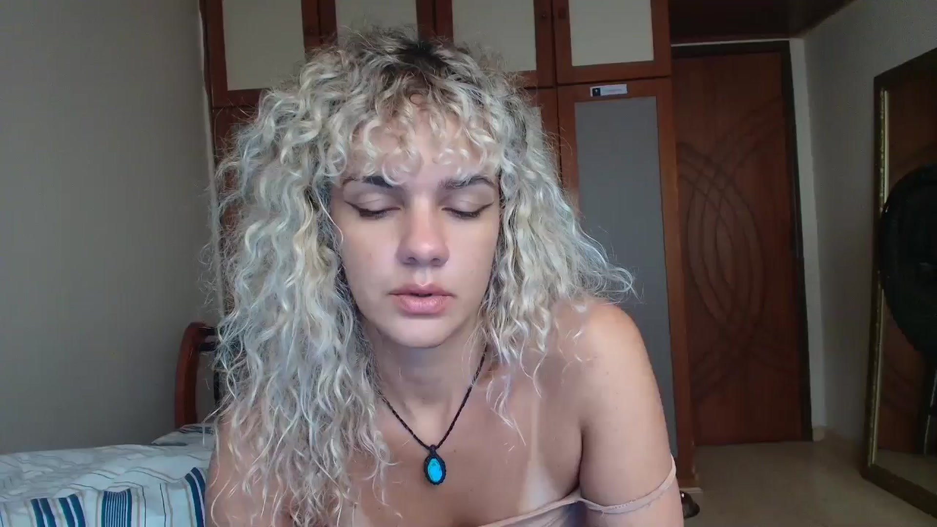 Gallery image thumbnail from BeckJones's myfreecams stream on, 04/20/2026, 18:53 image 18 of 20