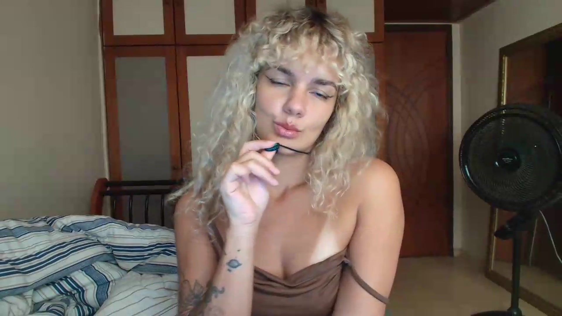 Gallery image thumbnail from BeckJones's myfreecams stream on, 05/19/2026, 17:32 image 8 of 20